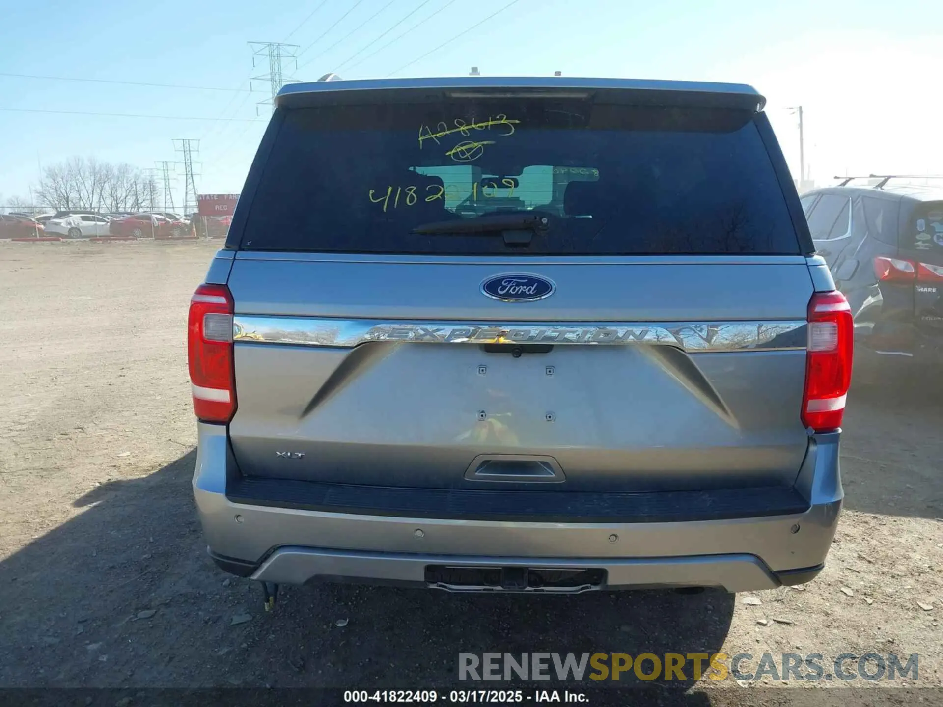 15 Photograph of a damaged car 1FMJU1HT6LEA28613 FORD EXPEDITION 2020