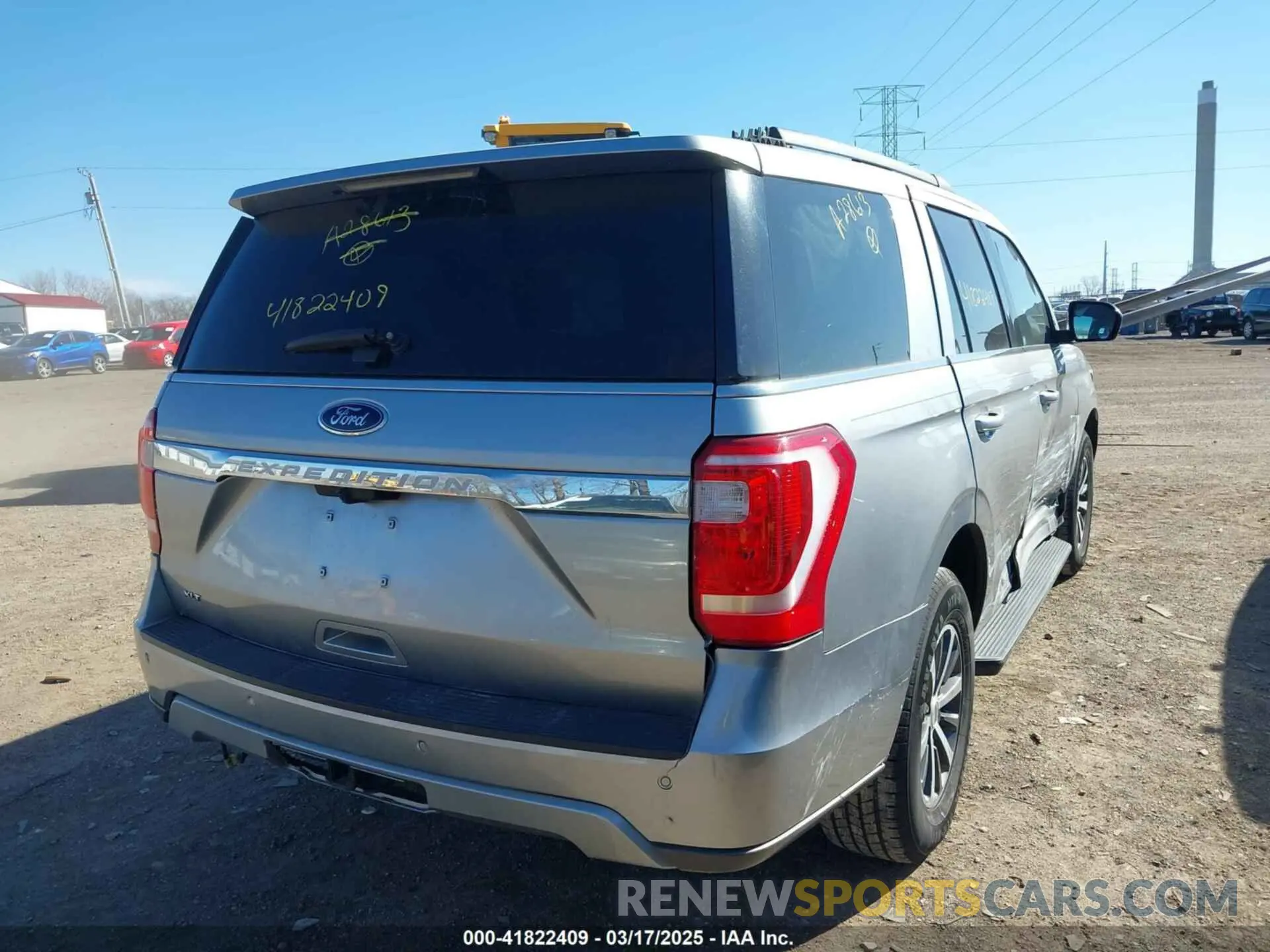 4 Photograph of a damaged car 1FMJU1HT6LEA28613 FORD EXPEDITION 2020