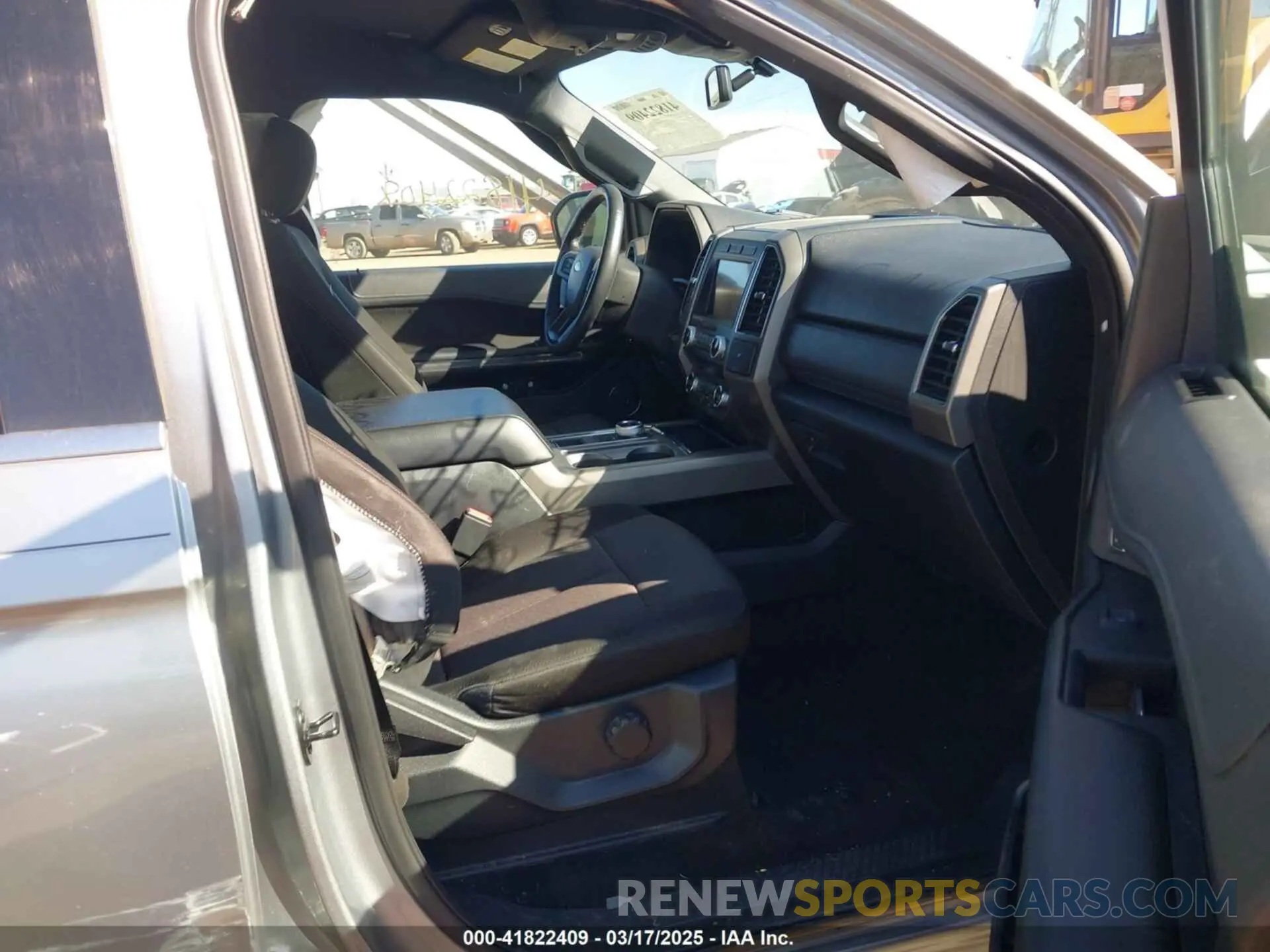 5 Photograph of a damaged car 1FMJU1HT6LEA28613 FORD EXPEDITION 2020