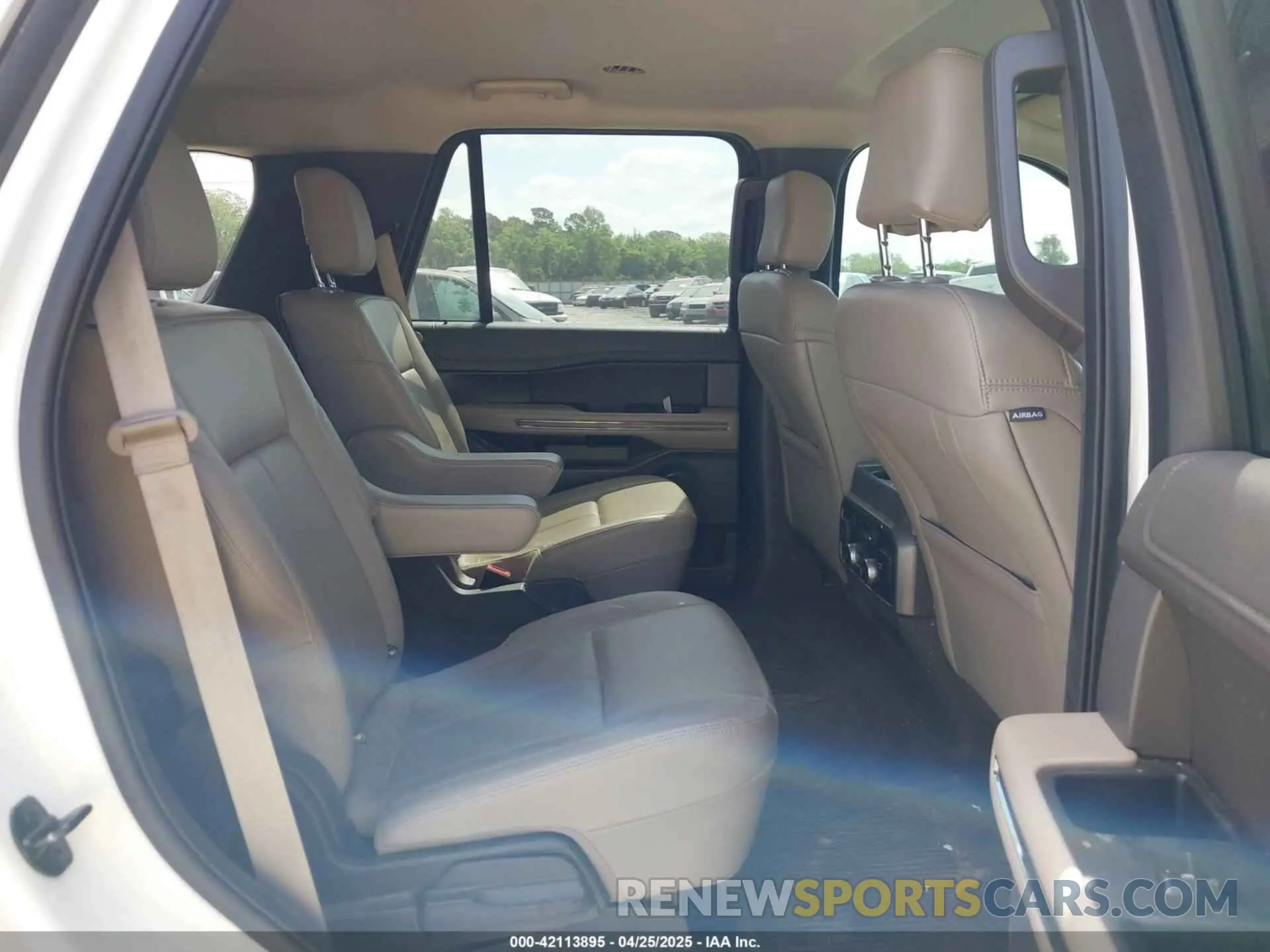 8 Photograph of a damaged car 1FMJU1HT6LEA45346 FORD EXPEDITION 2020