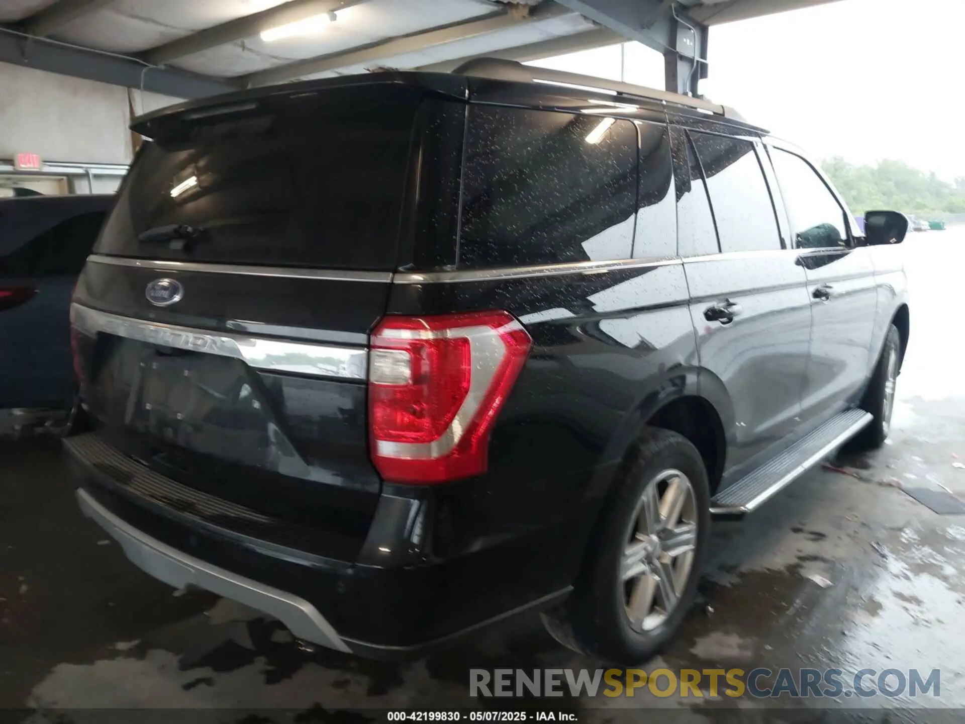 4 Photograph of a damaged car 1FMJU1HTXLEA13726 FORD EXPEDITION 2020