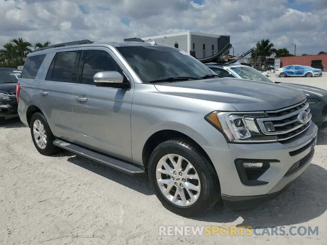 4 Photograph of a damaged car 1FMJU1HTXLEA41283 FORD EXPEDITION 2020