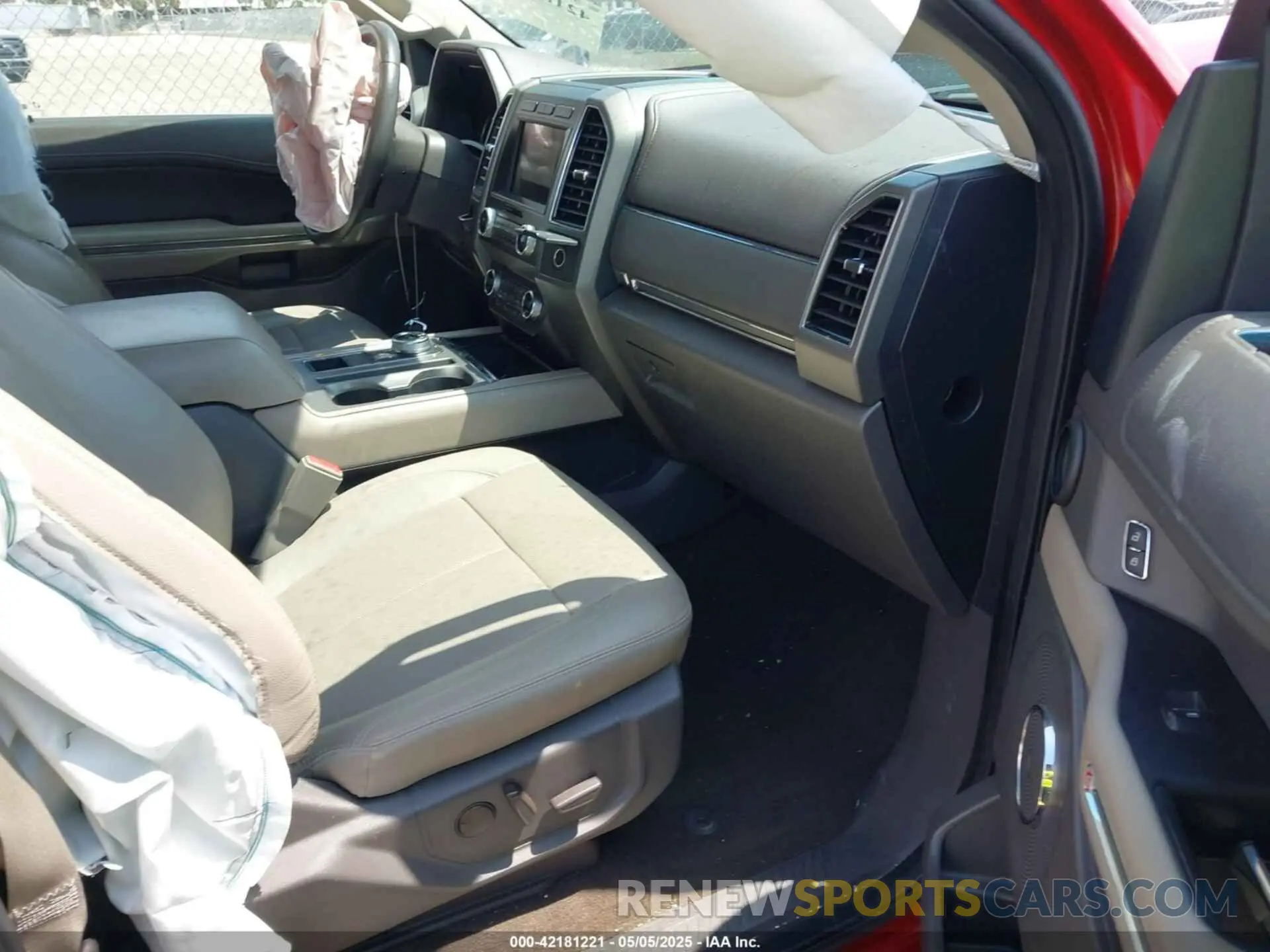 5 Photograph of a damaged car 1FMJU1HTXLEA74798 FORD EXPEDITION 2020