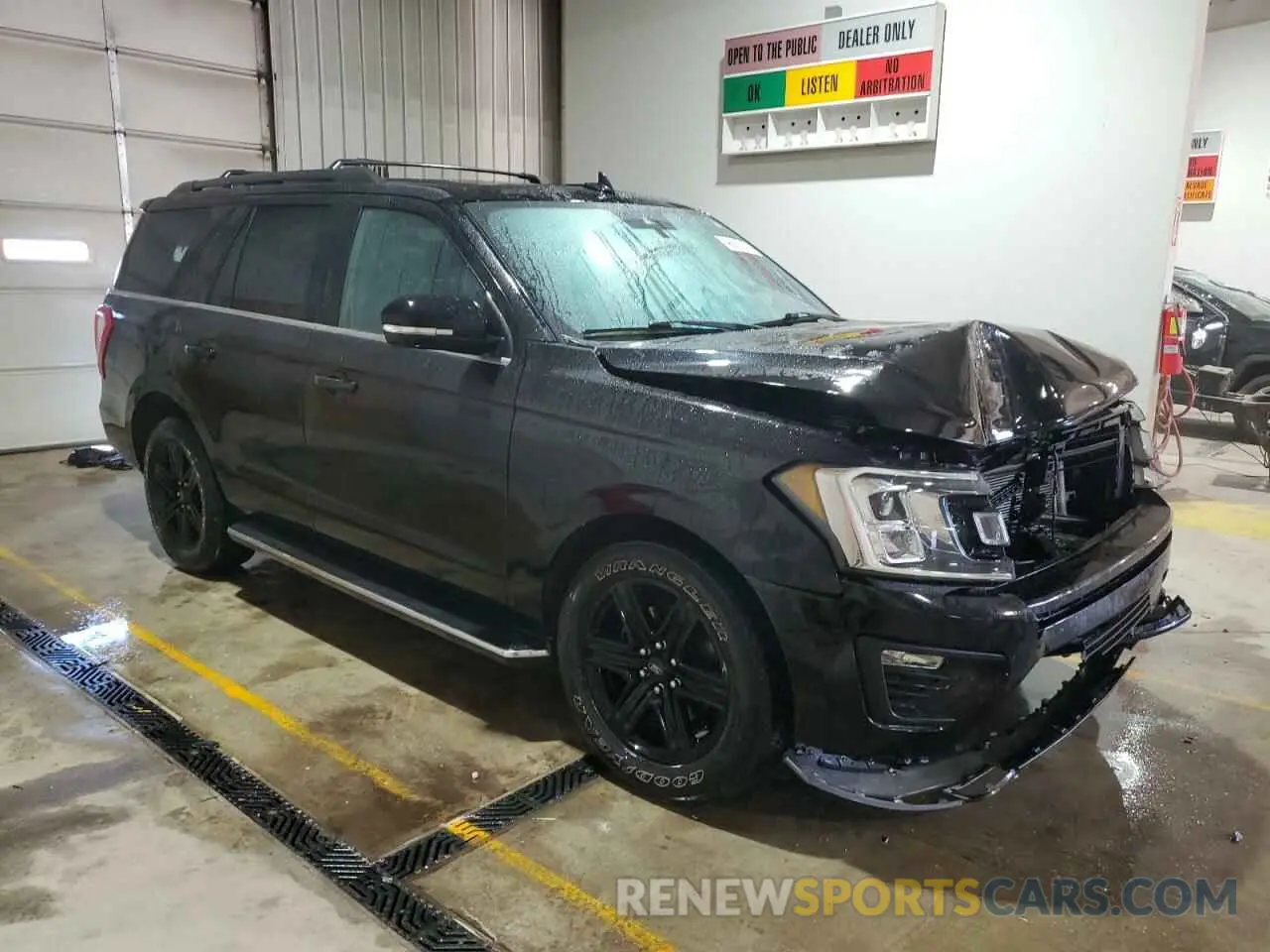 4 Photograph of a damaged car 1FMJU1JT1LEA40968 FORD EXPEDITION 2020