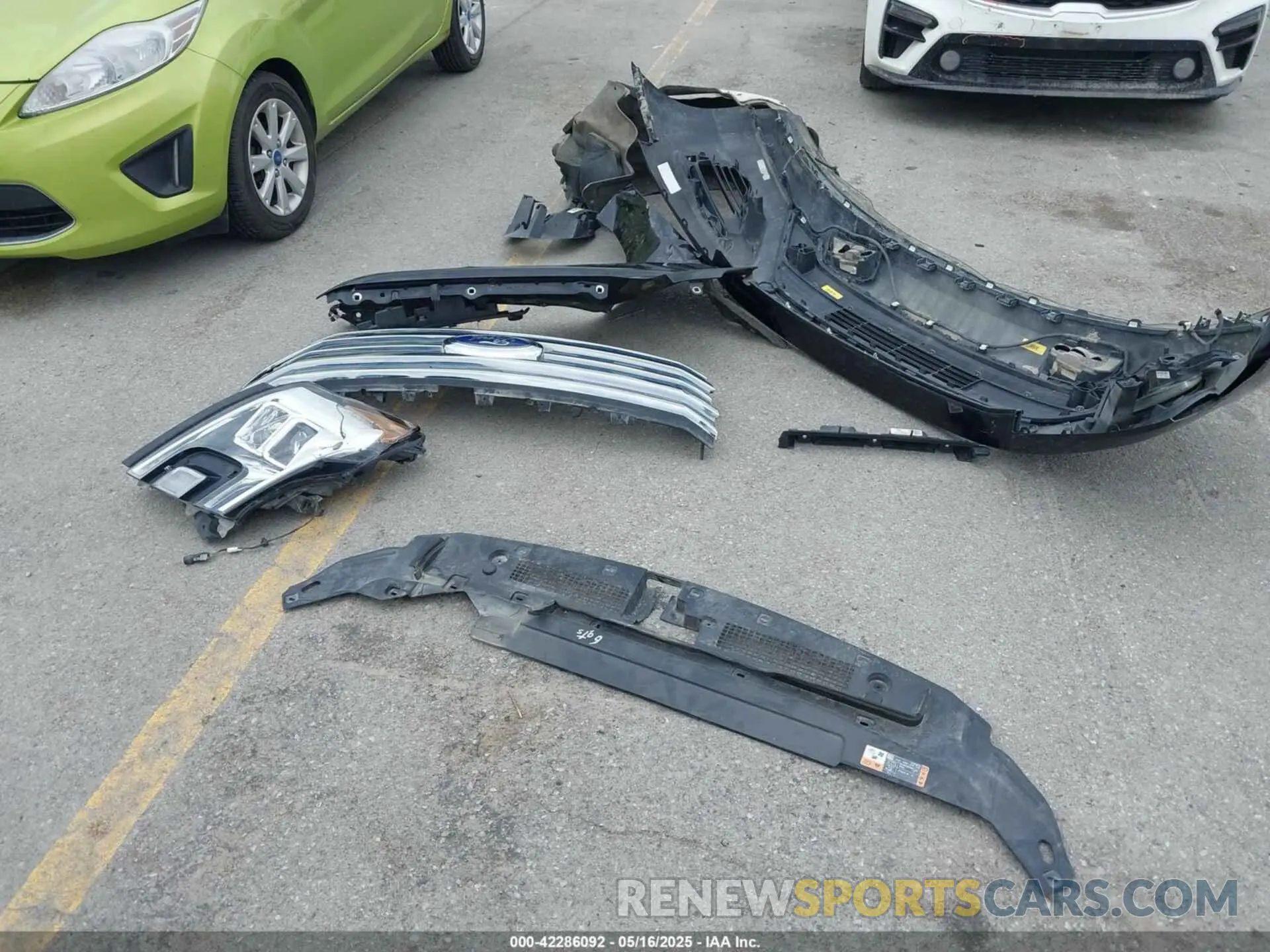 12 Photograph of a damaged car 1FMJU1JT3LEA15408 FORD EXPEDITION 2020