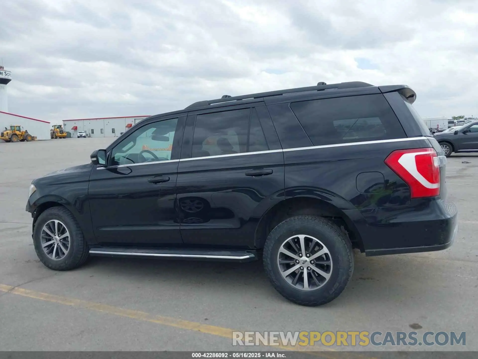 15 Photograph of a damaged car 1FMJU1JT3LEA15408 FORD EXPEDITION 2020