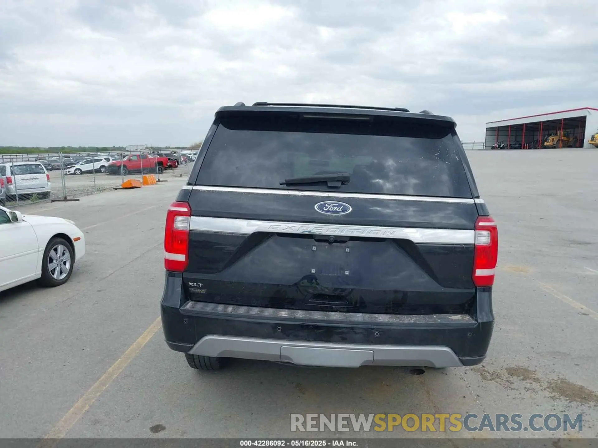 17 Photograph of a damaged car 1FMJU1JT3LEA15408 FORD EXPEDITION 2020