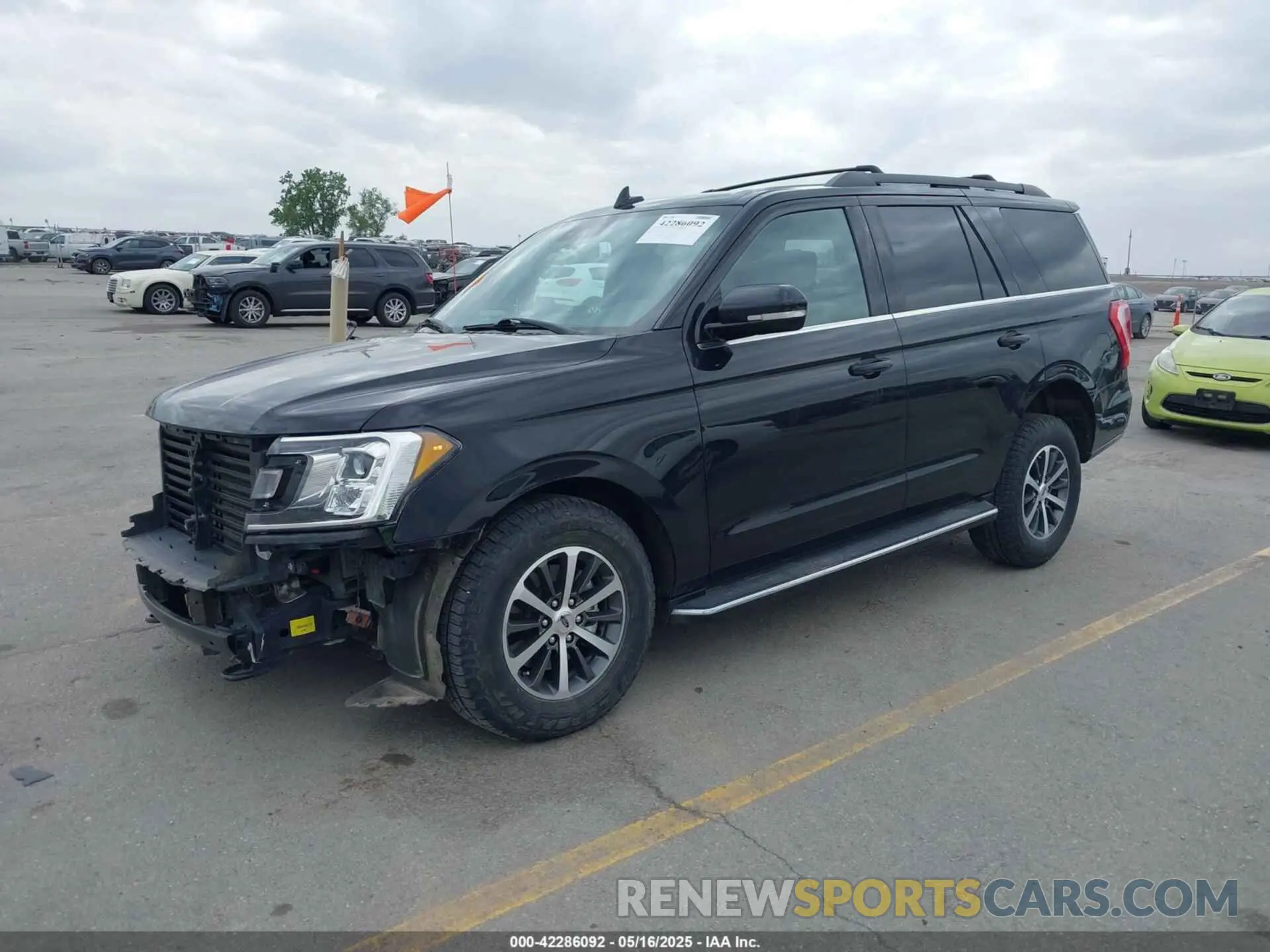 2 Photograph of a damaged car 1FMJU1JT3LEA15408 FORD EXPEDITION 2020