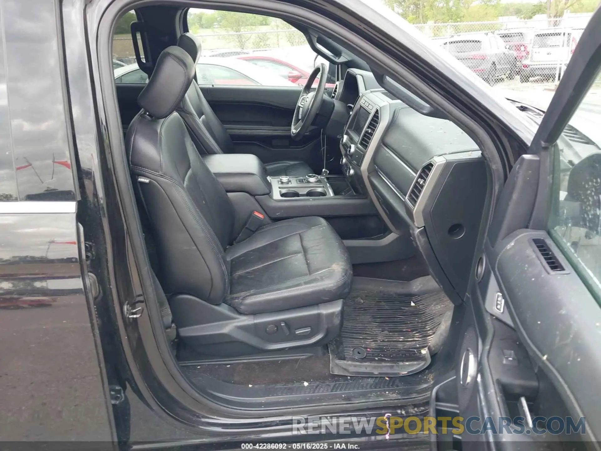 5 Photograph of a damaged car 1FMJU1JT3LEA15408 FORD EXPEDITION 2020