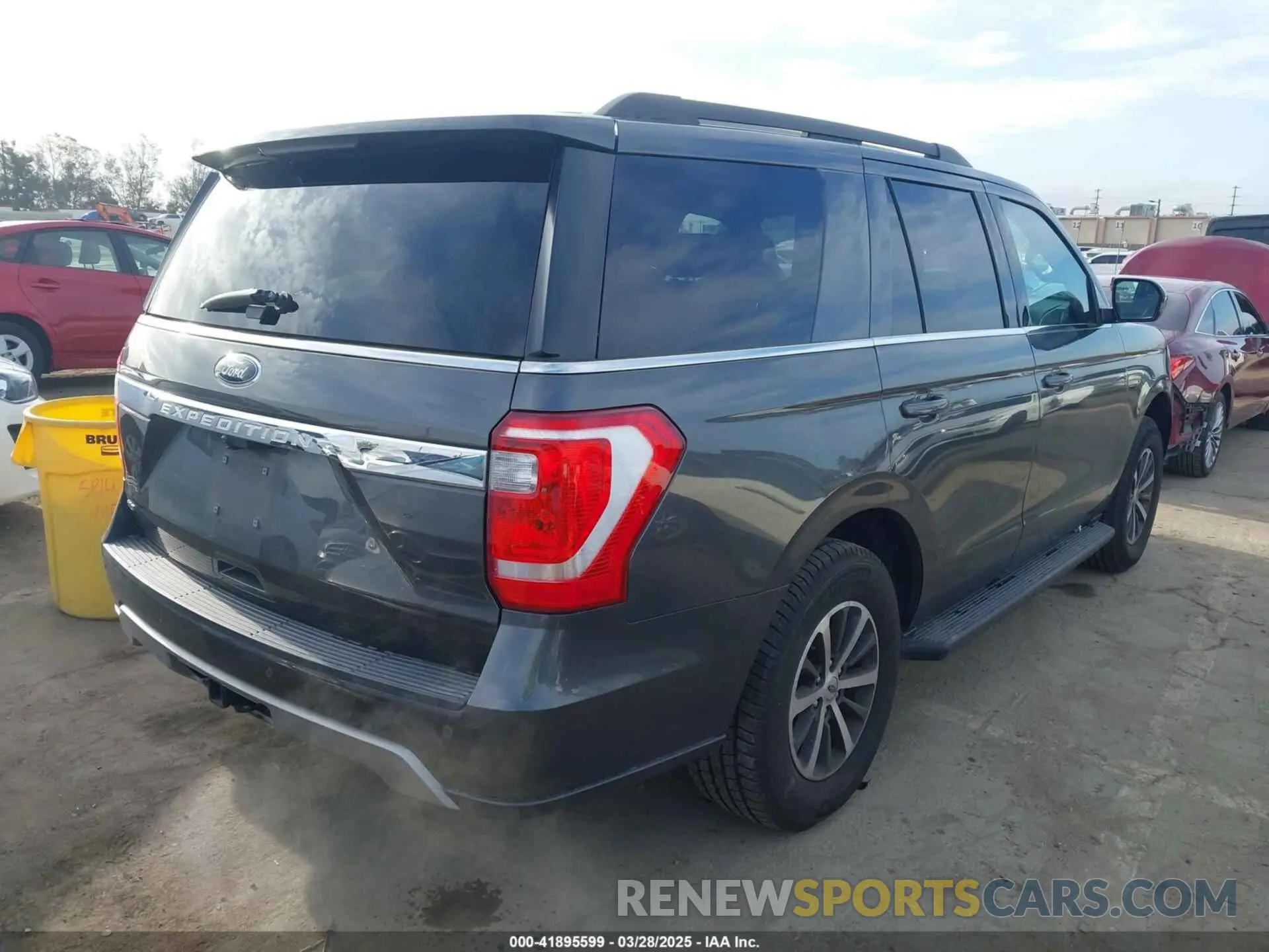 4 Photograph of a damaged car 1FMJU1JT4LEA01551 FORD EXPEDITION 2020