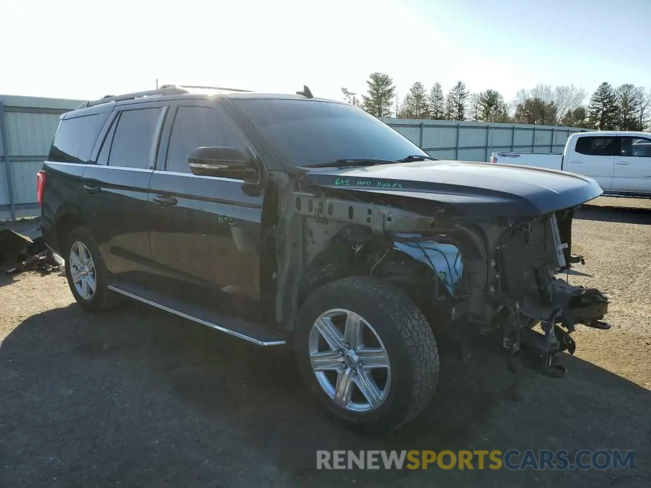 4 Photograph of a damaged car 1FMJU1JT4LEA32590 FORD EXPEDITION 2020