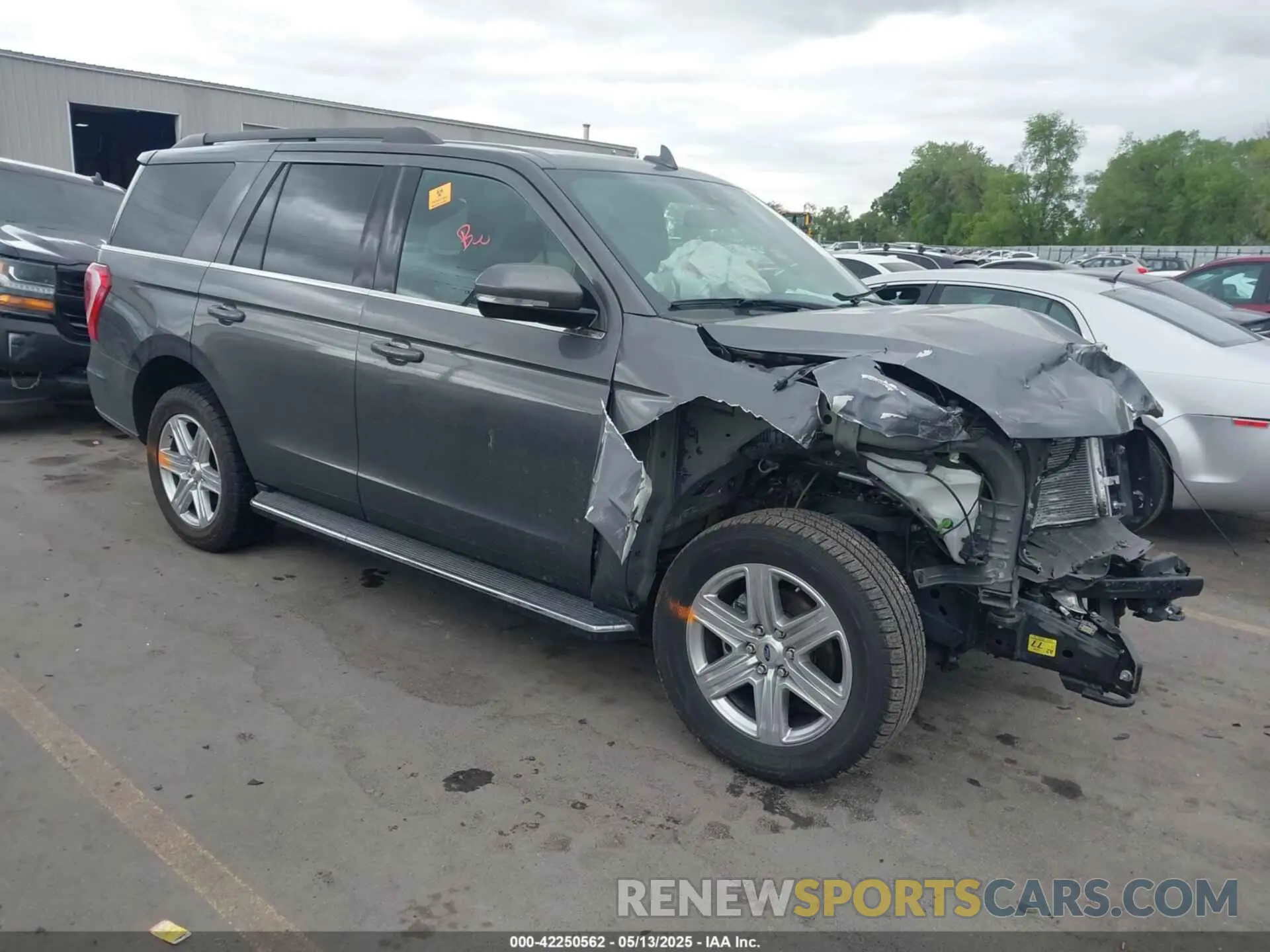 1 Photograph of a damaged car 1FMJU1JT8LEA13492 FORD EXPEDITION 2020