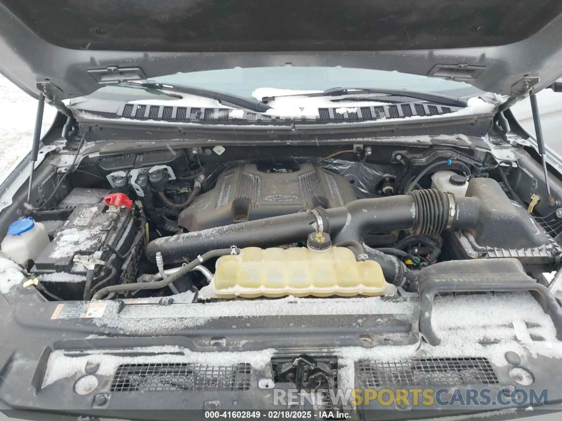 10 Photograph of a damaged car 1FMJU1JTXLEA56148 FORD EXPEDITION 2020