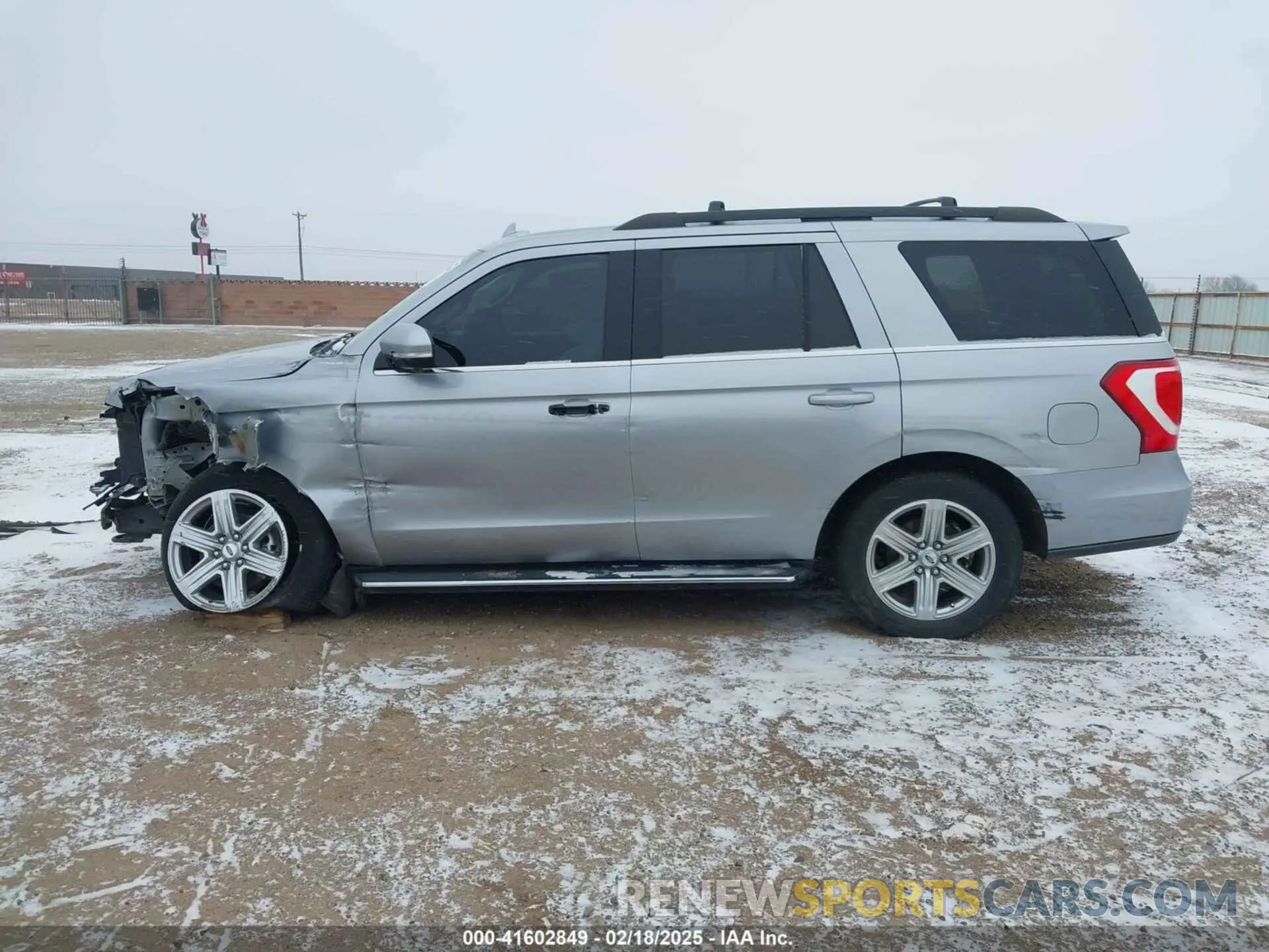 15 Photograph of a damaged car 1FMJU1JTXLEA56148 FORD EXPEDITION 2020