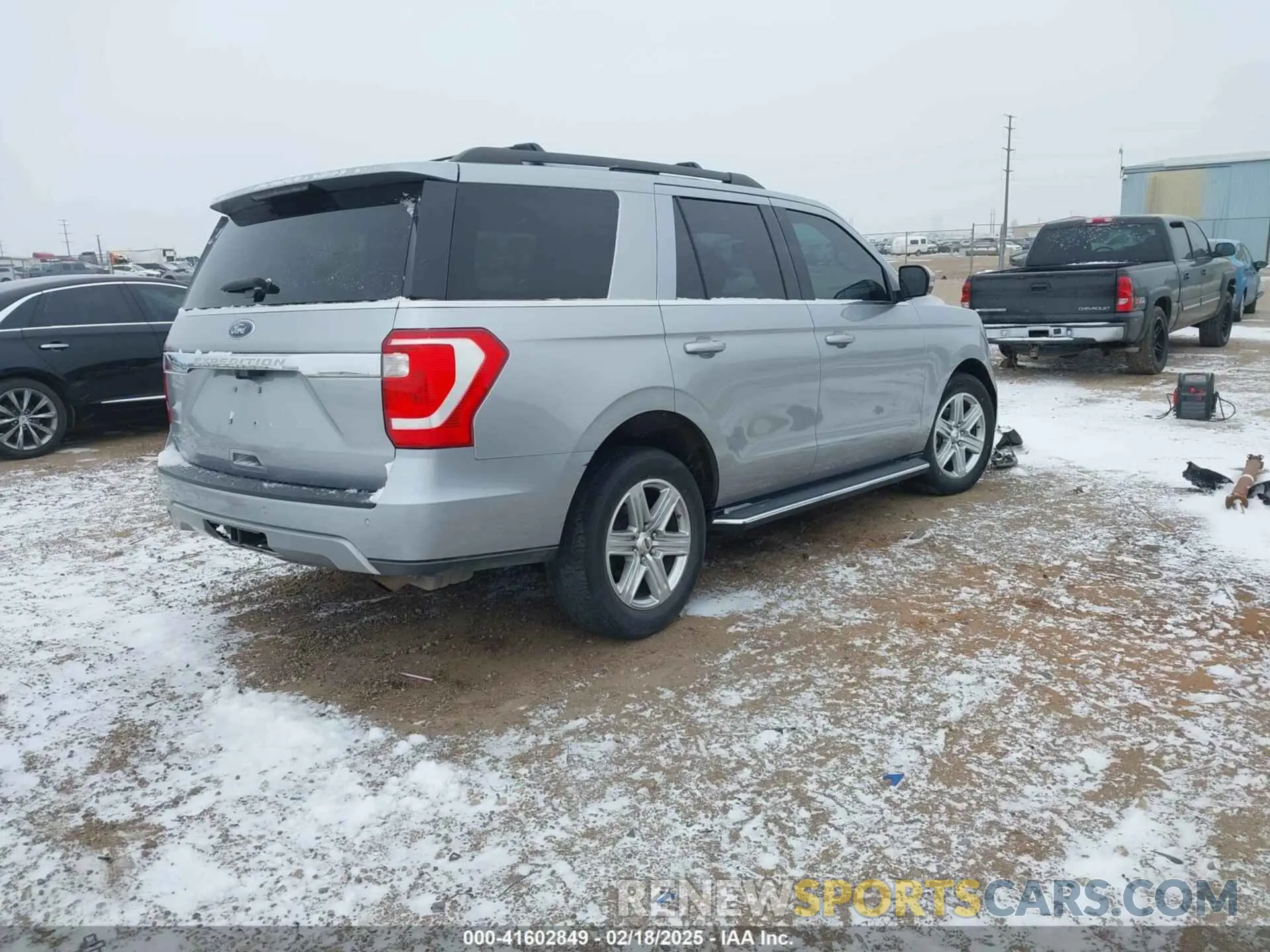 4 Photograph of a damaged car 1FMJU1JTXLEA56148 FORD EXPEDITION 2020