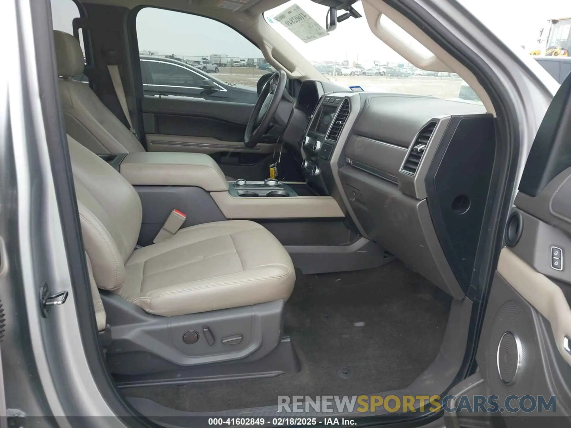 5 Photograph of a damaged car 1FMJU1JTXLEA56148 FORD EXPEDITION 2020