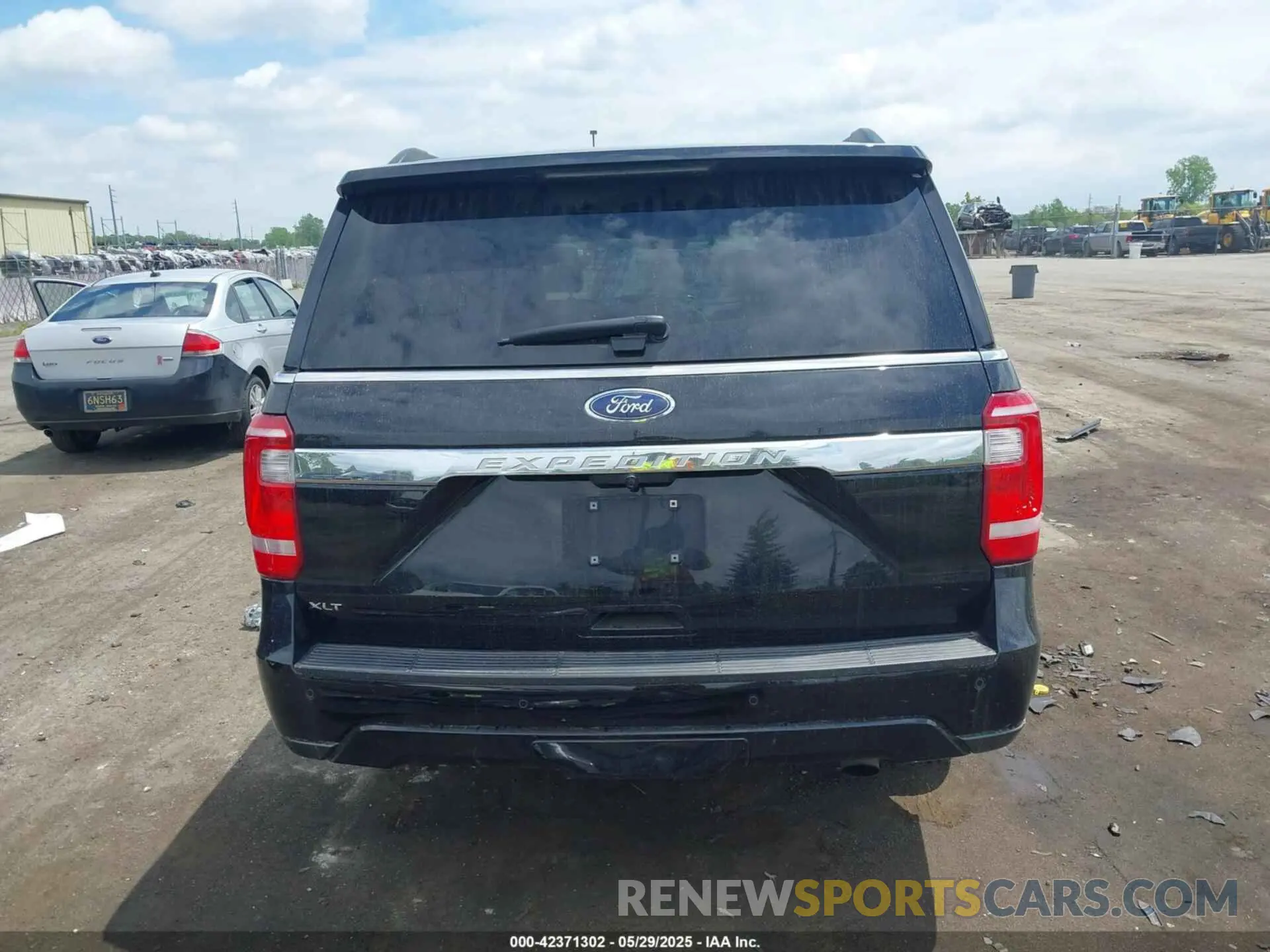 15 Photograph of a damaged car 1FMJU1JTXLEA63519 FORD EXPEDITION 2020
