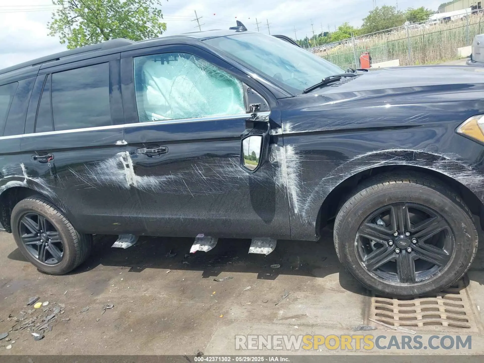 6 Photograph of a damaged car 1FMJU1JTXLEA63519 FORD EXPEDITION 2020