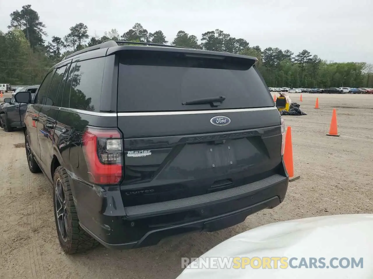 6 Photograph of a damaged car 1FMJU1KT2LEA00882 FORD EXPEDITION 2020