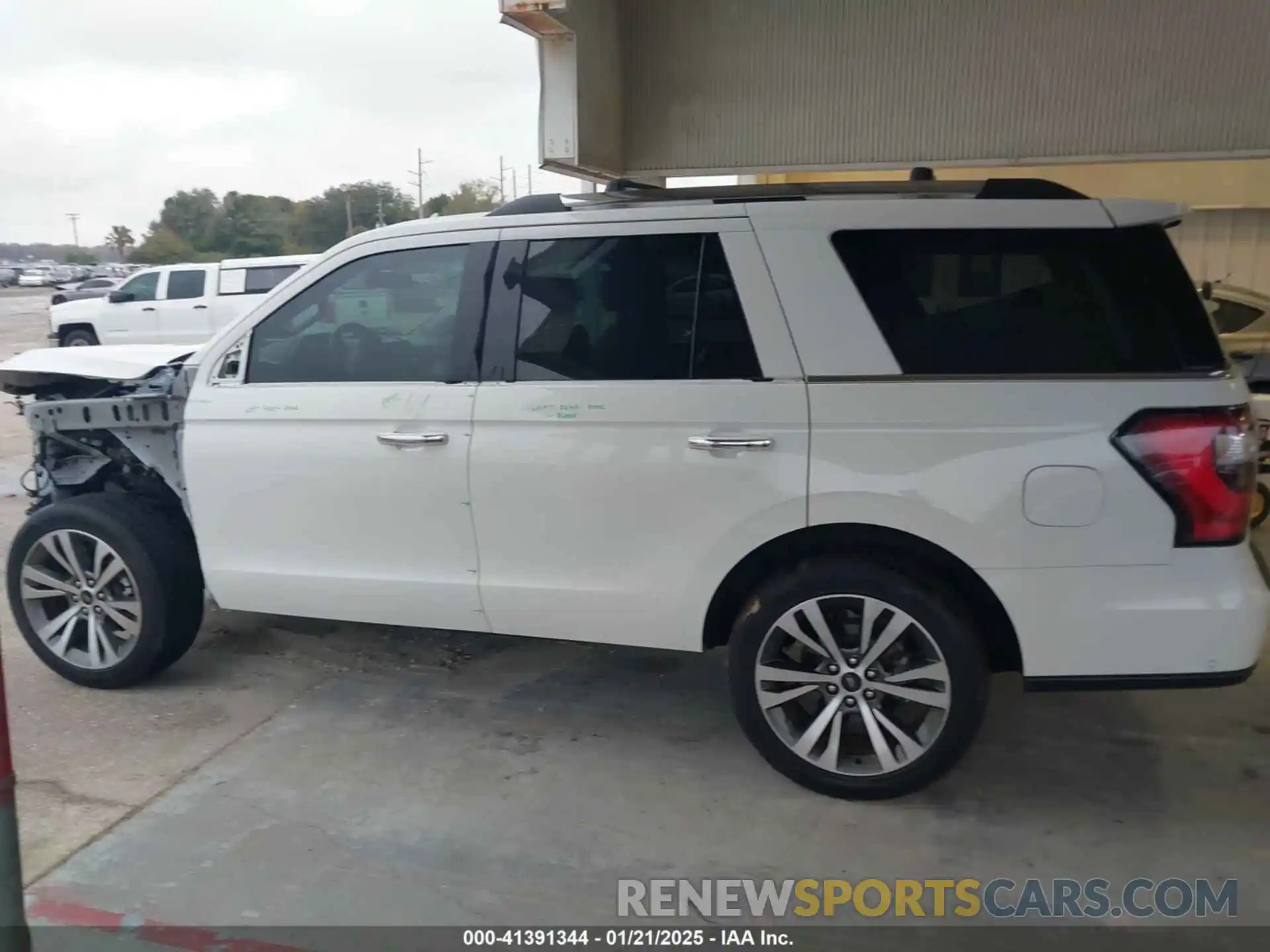 15 Photograph of a damaged car 1FMJU1KT7LEA07228 FORD EXPEDITION 2020