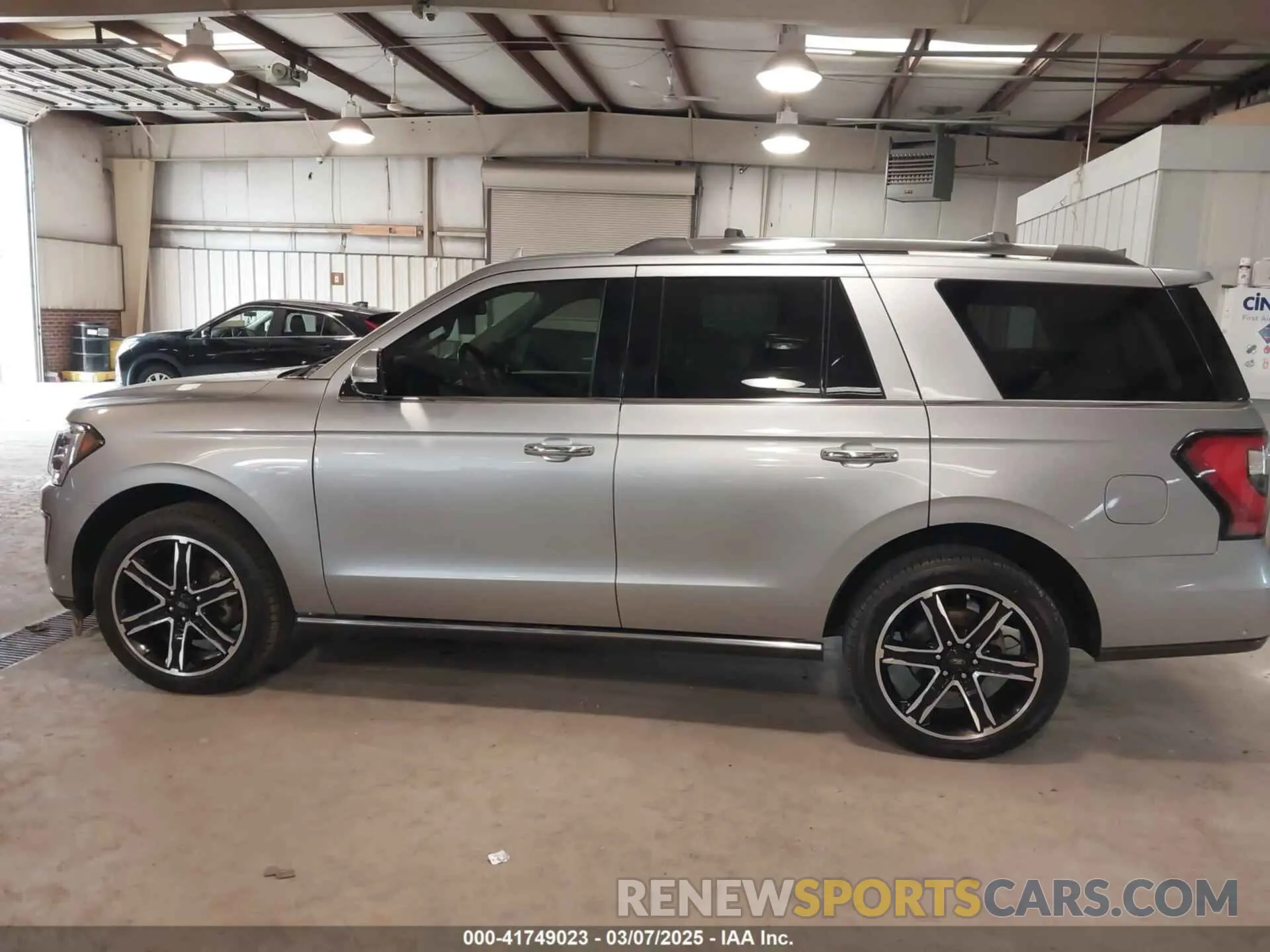 14 Photograph of a damaged car 1FMJU1KT8LEA79460 FORD EXPEDITION 2020