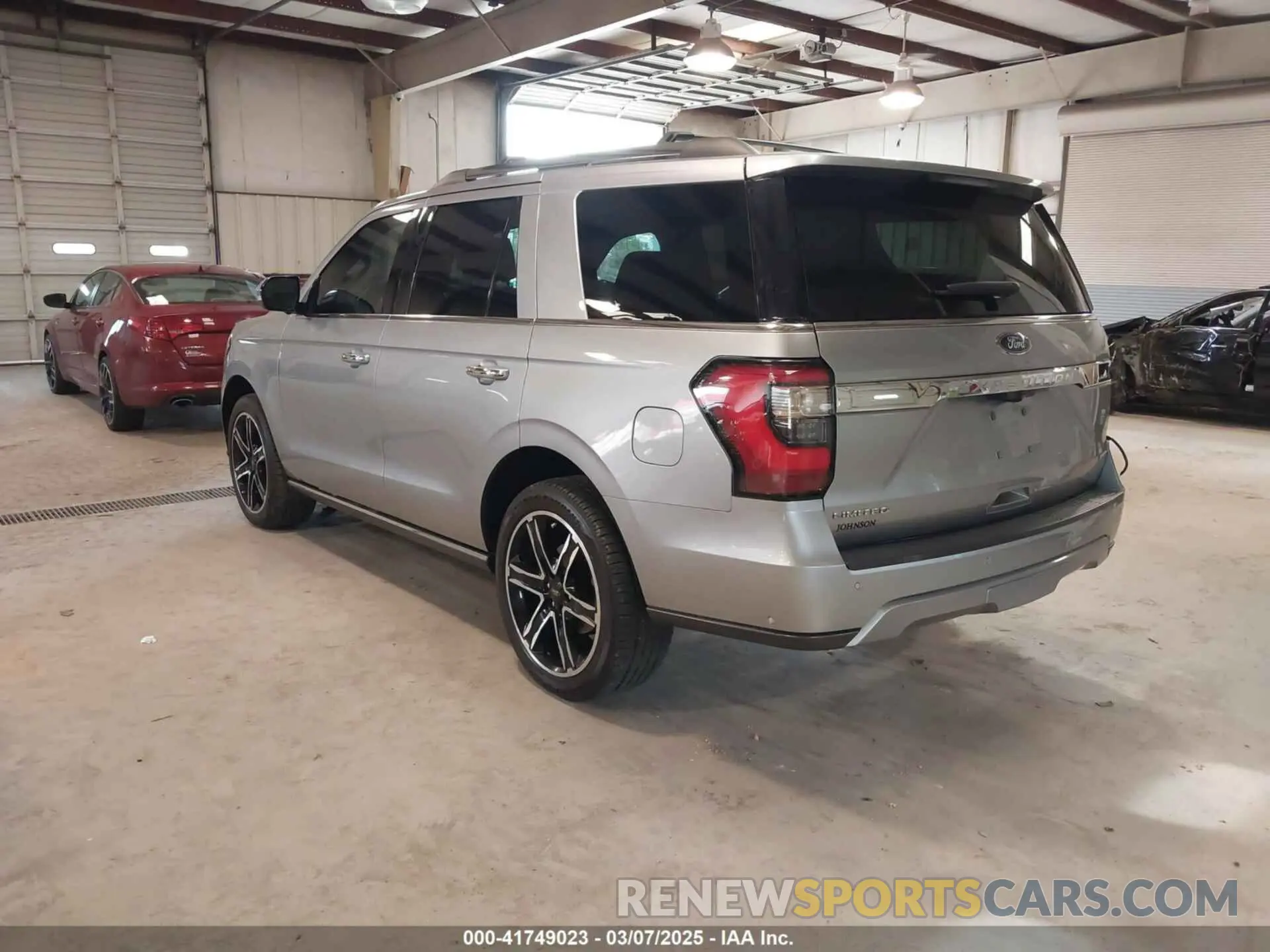 3 Photograph of a damaged car 1FMJU1KT8LEA79460 FORD EXPEDITION 2020