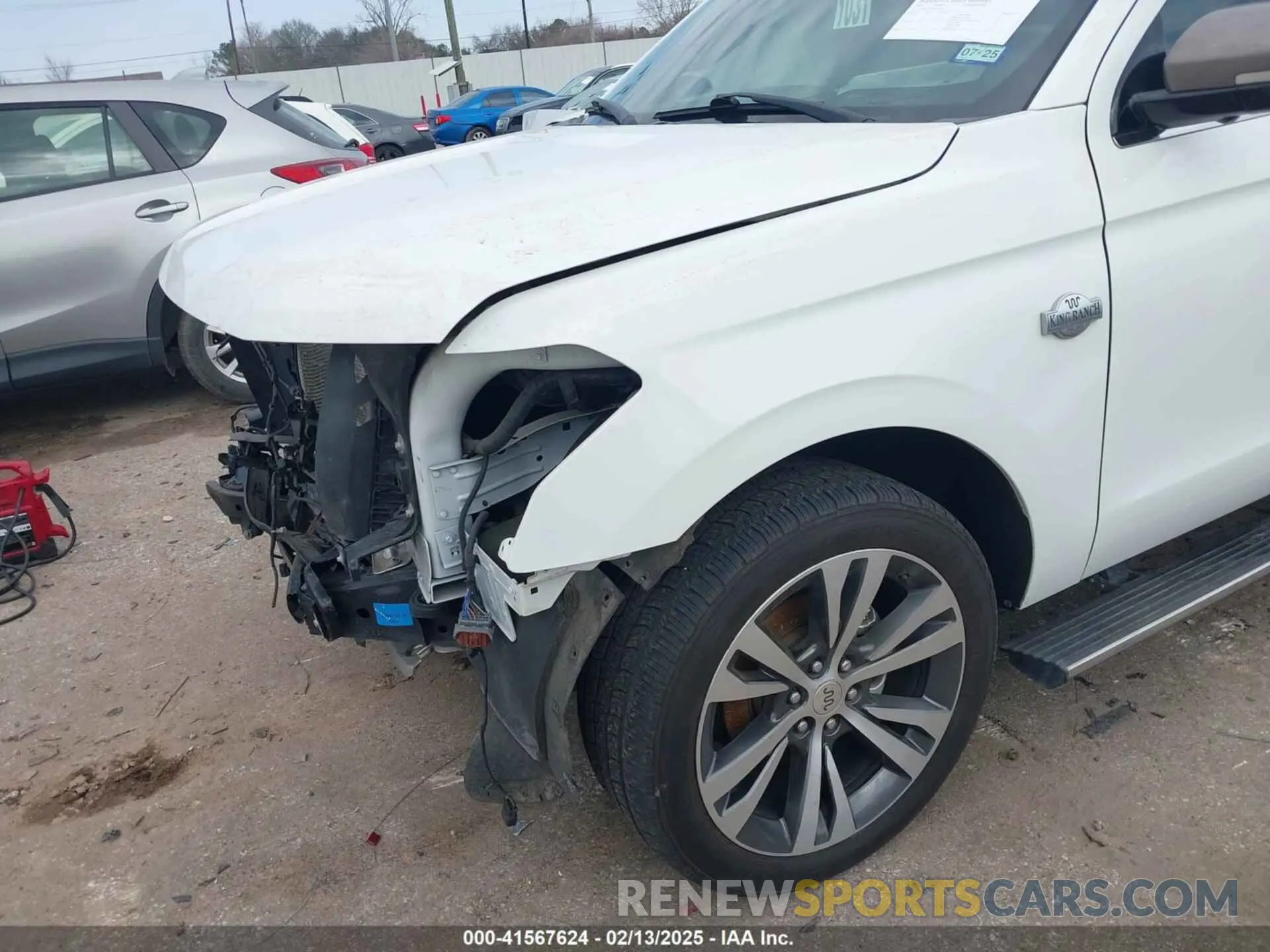 6 Photograph of a damaged car 1FMJU1NT9LEA10014 FORD EXPEDITION 2020
