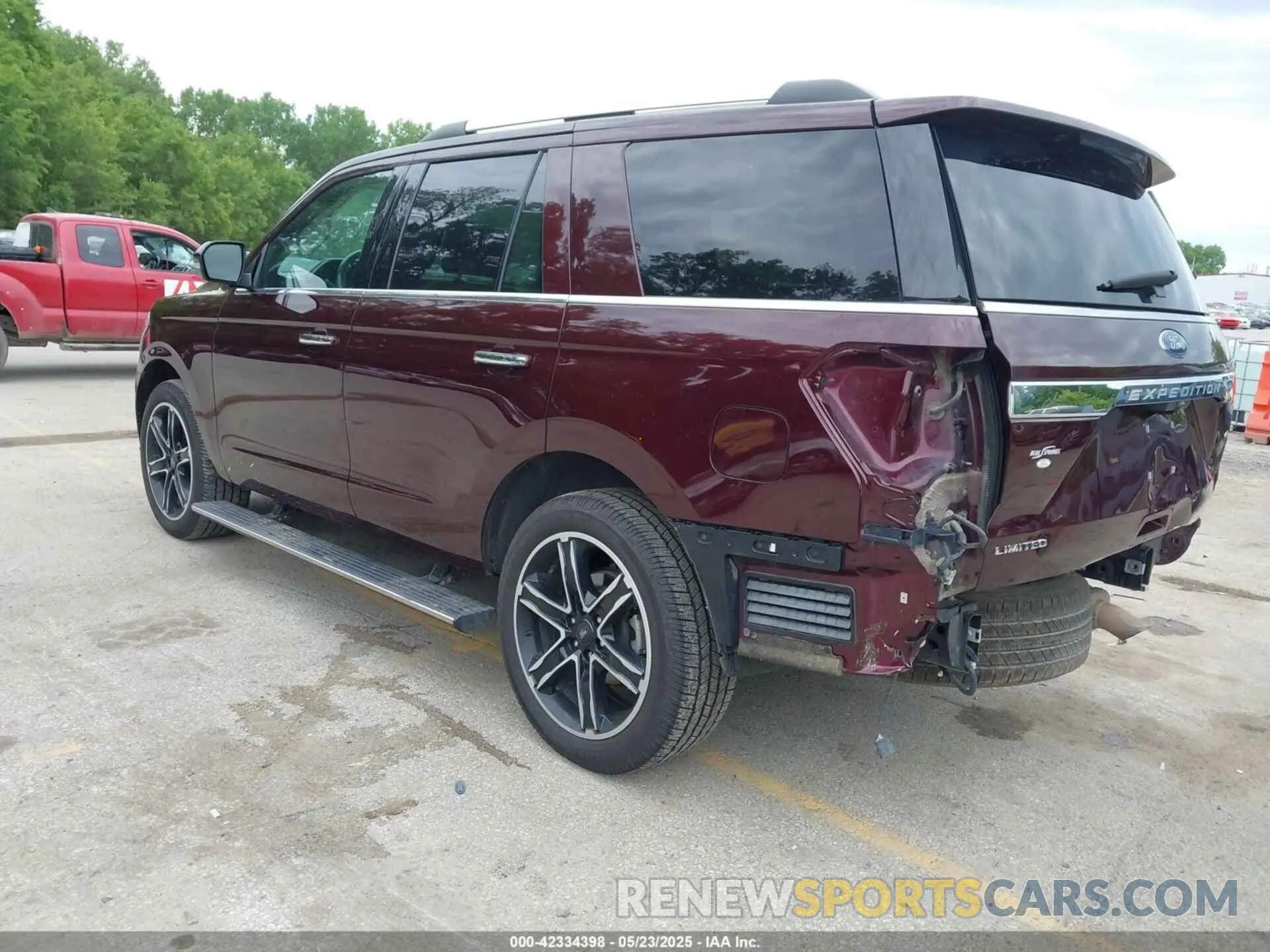 3 Photograph of a damaged car 1FMJU2AT4LEA11972 FORD EXPEDITION 2020