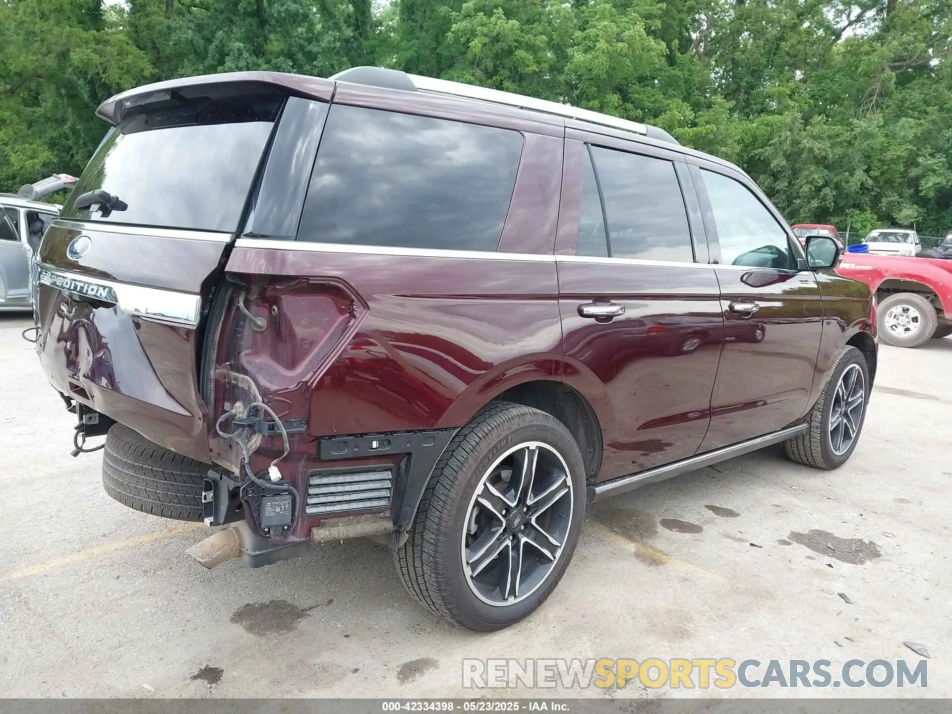 4 Photograph of a damaged car 1FMJU2AT4LEA11972 FORD EXPEDITION 2020