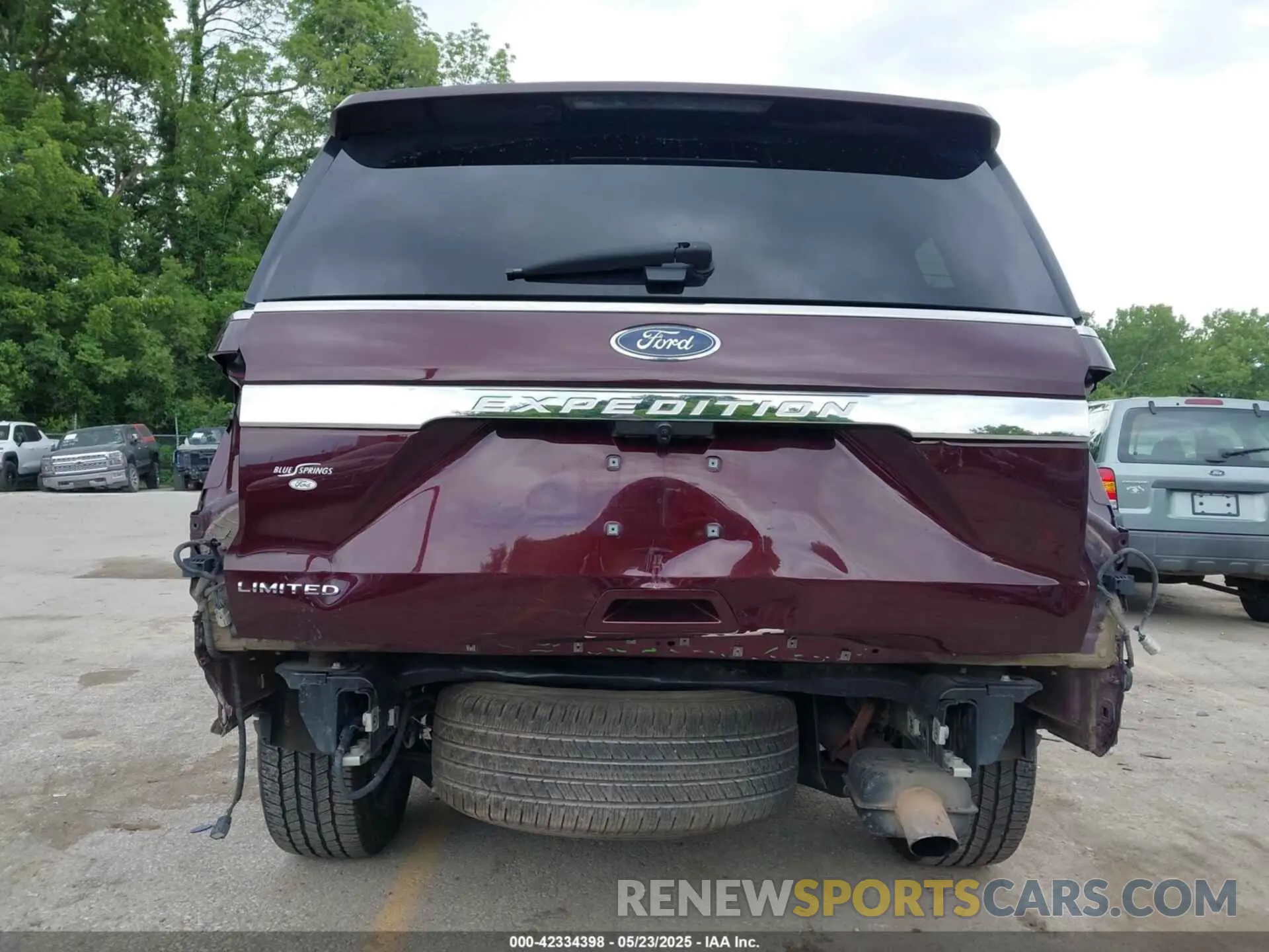 6 Photograph of a damaged car 1FMJU2AT4LEA11972 FORD EXPEDITION 2020