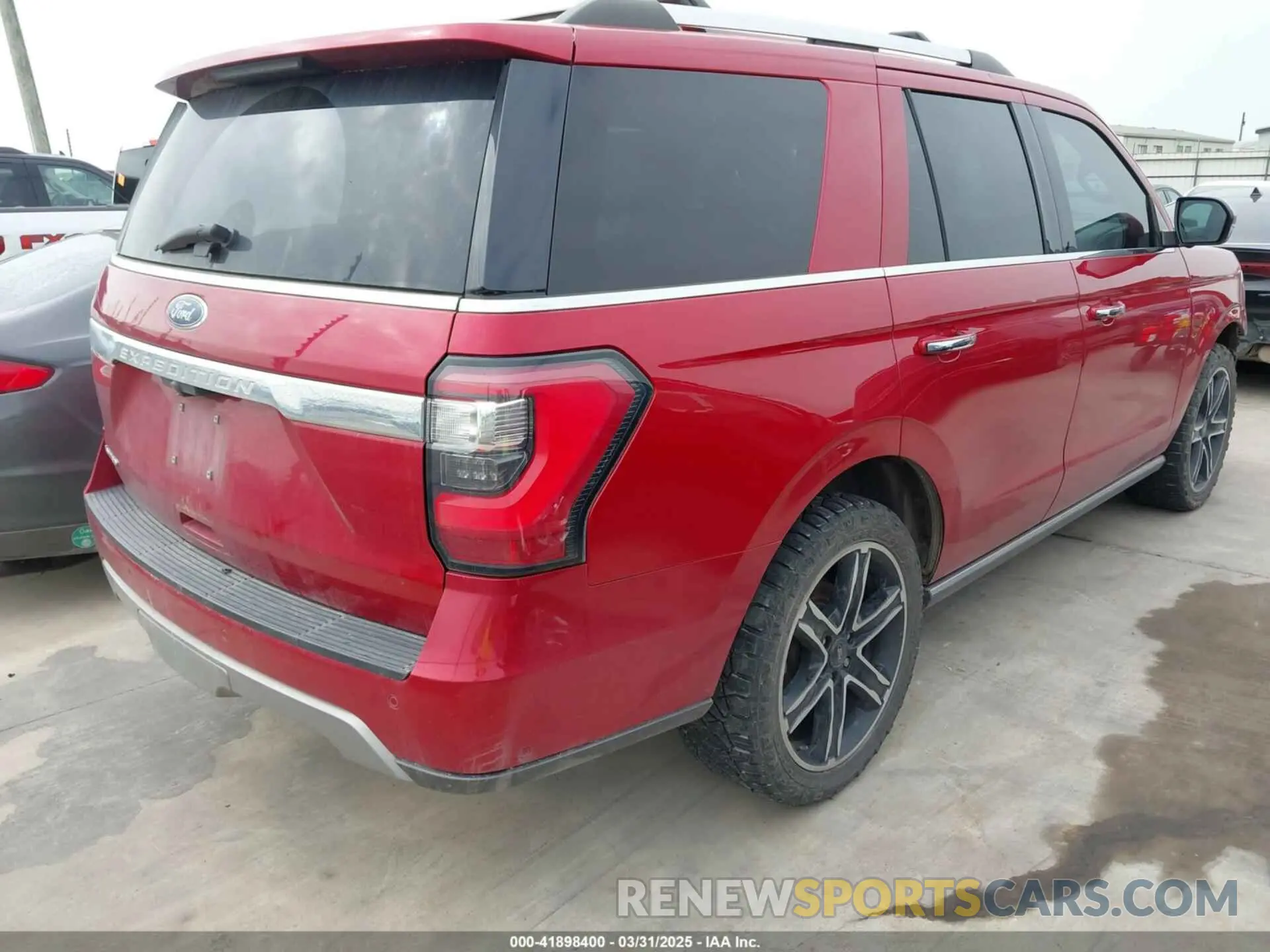 4 Photograph of a damaged car 1FMJU2AT4LEA85988 FORD EXPEDITION 2020