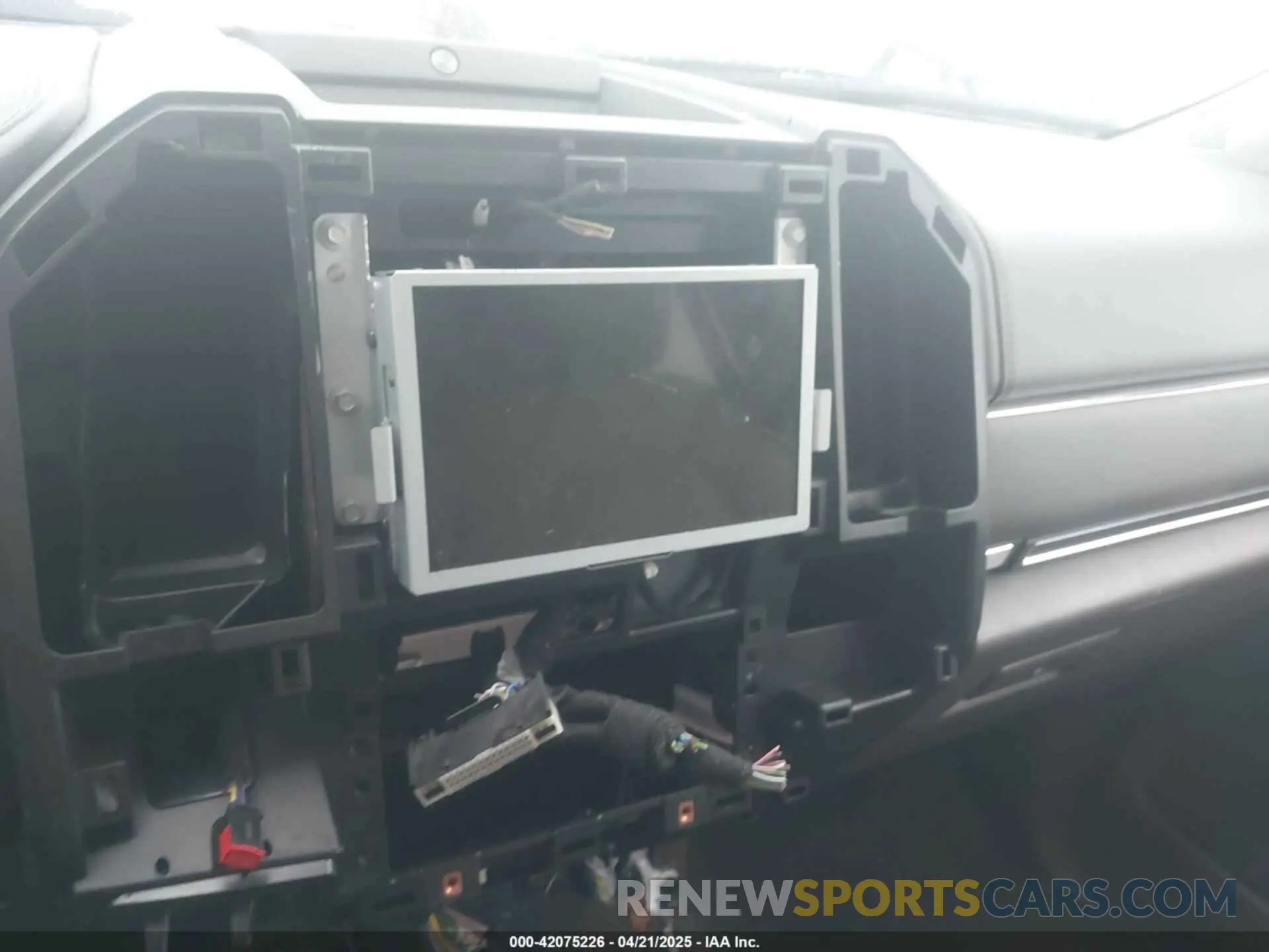 19 Photograph of a damaged car 1FMJU2AT6LEA43192 FORD EXPEDITION 2020
