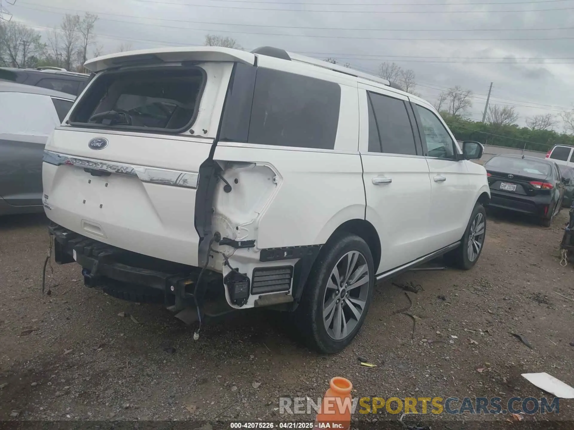 4 Photograph of a damaged car 1FMJU2AT6LEA43192 FORD EXPEDITION 2020
