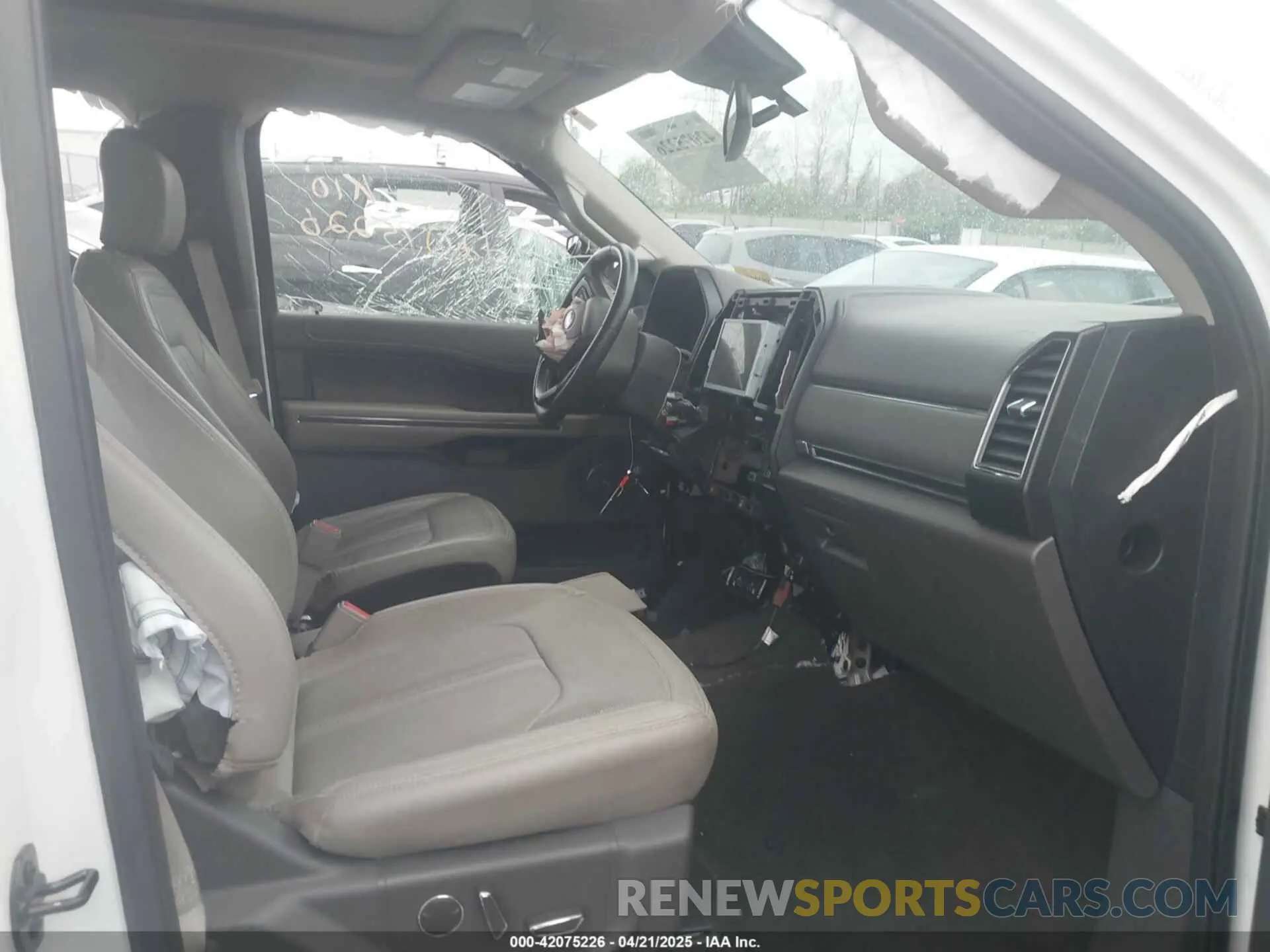 5 Photograph of a damaged car 1FMJU2AT6LEA43192 FORD EXPEDITION 2020