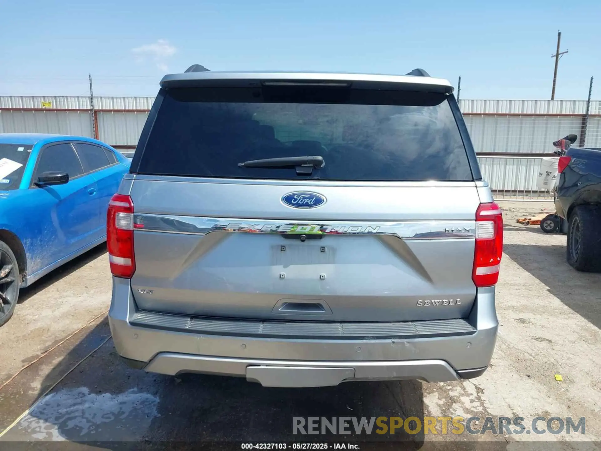 16 Photograph of a damaged car 1FMJK1HT0MEA62473 FORD EXPEDITION 2021