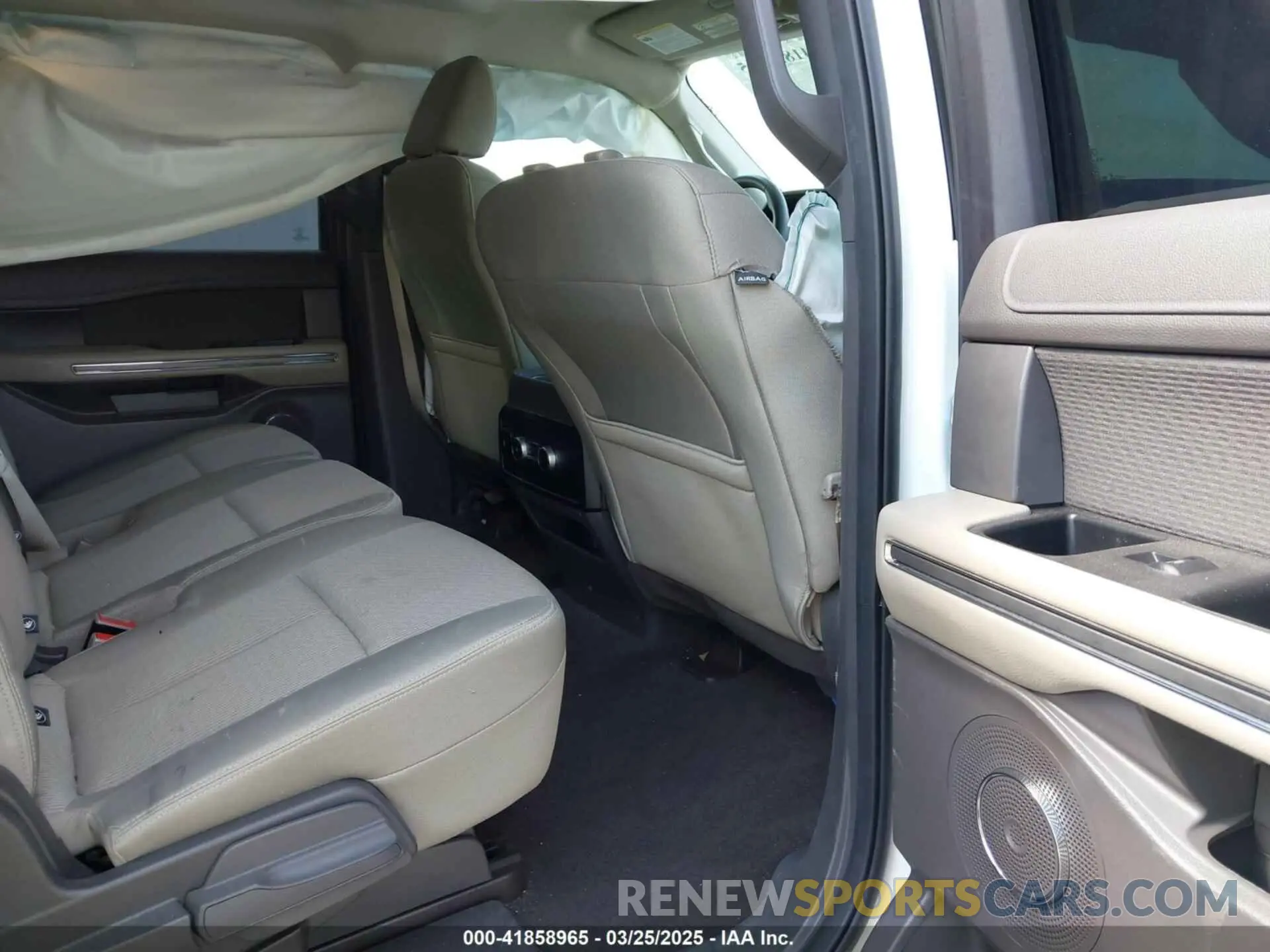 8 Photograph of a damaged car 1FMJK1HT3MEA20184 FORD EXPEDITION 2021
