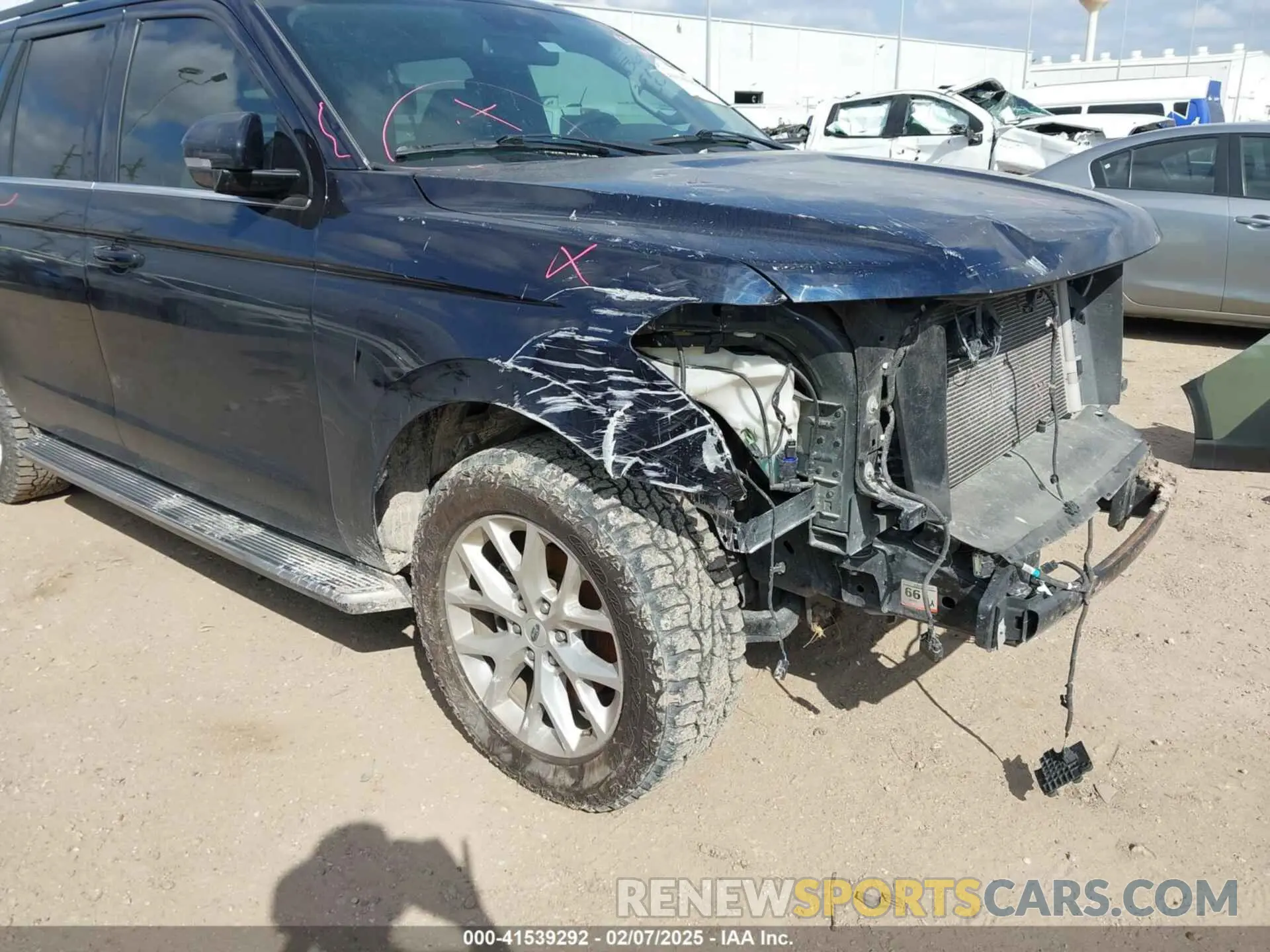 18 Photograph of a damaged car 1FMJK1HT8MEA50524 FORD EXPEDITION 2021