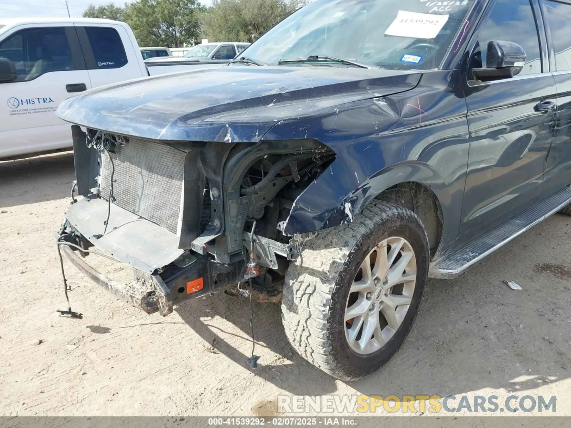19 Photograph of a damaged car 1FMJK1HT8MEA50524 FORD EXPEDITION 2021