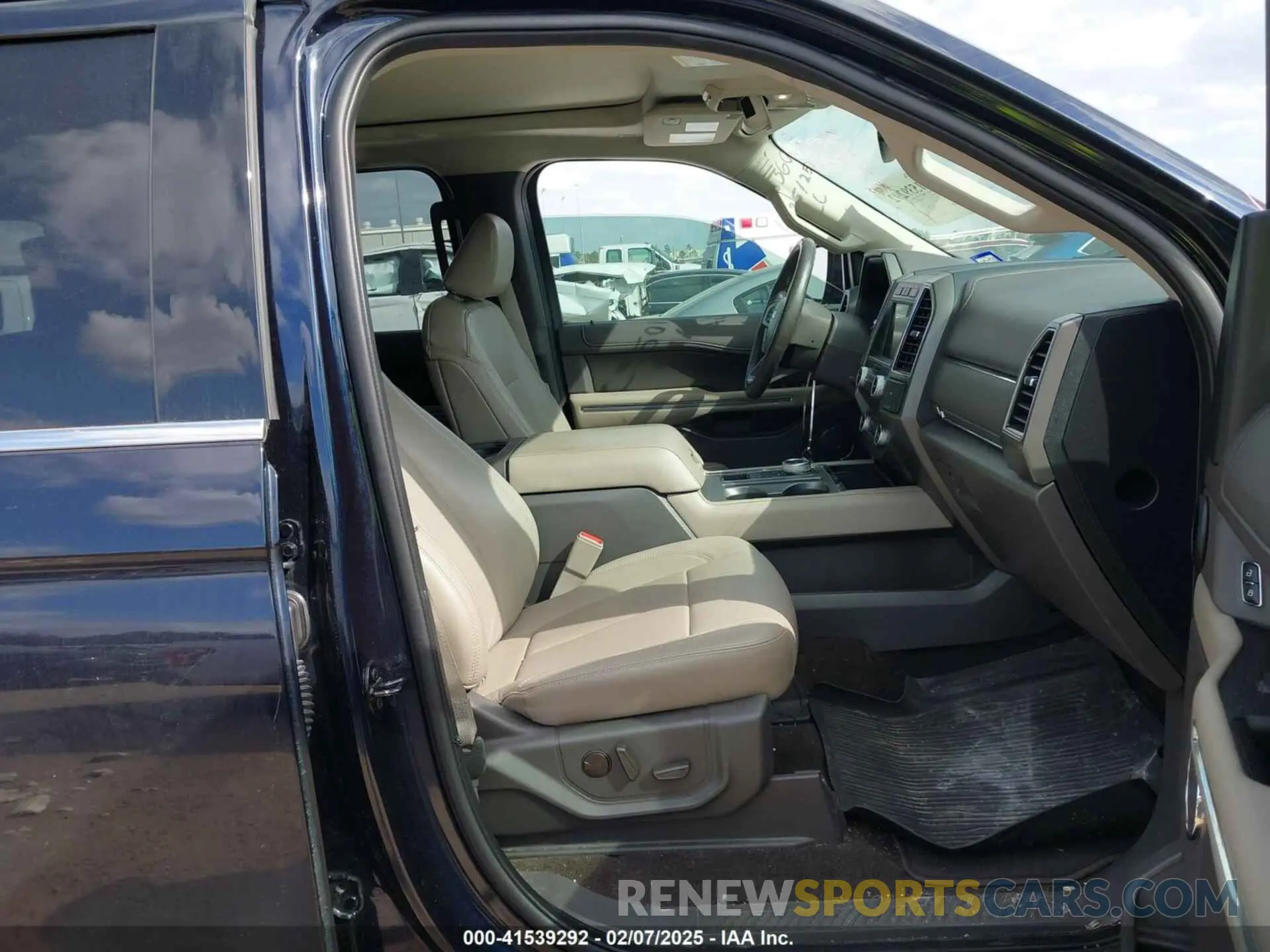 5 Photograph of a damaged car 1FMJK1HT8MEA50524 FORD EXPEDITION 2021