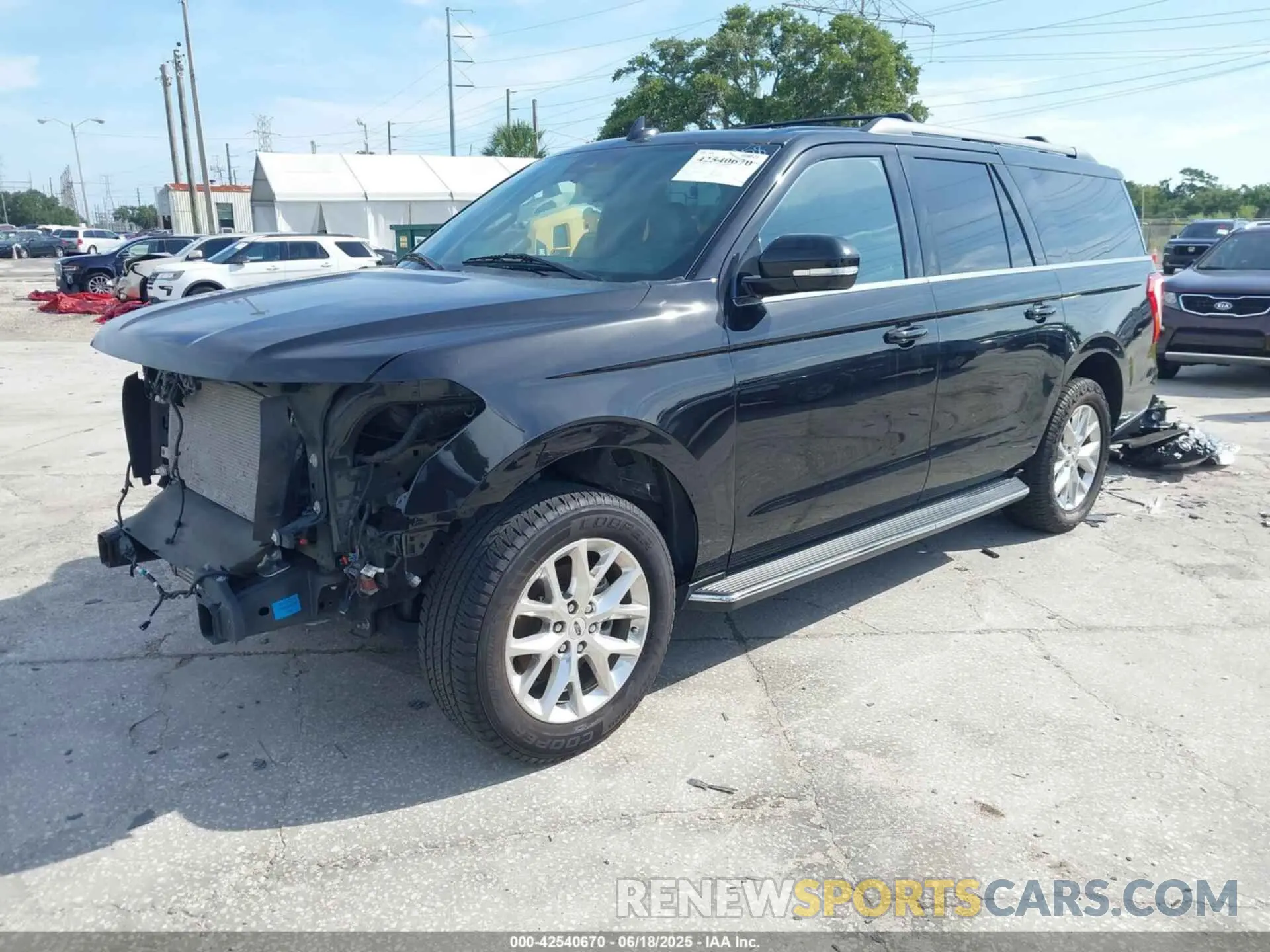 2 Photograph of a damaged car 1FMJK1HTXMEA82858 FORD EXPEDITION 2021