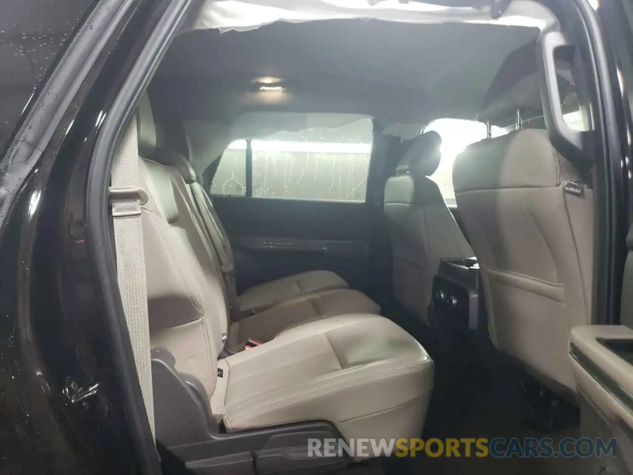 11 Photograph of a damaged car 1FMJK1JT1MEA19867 FORD EXPEDITION 2021