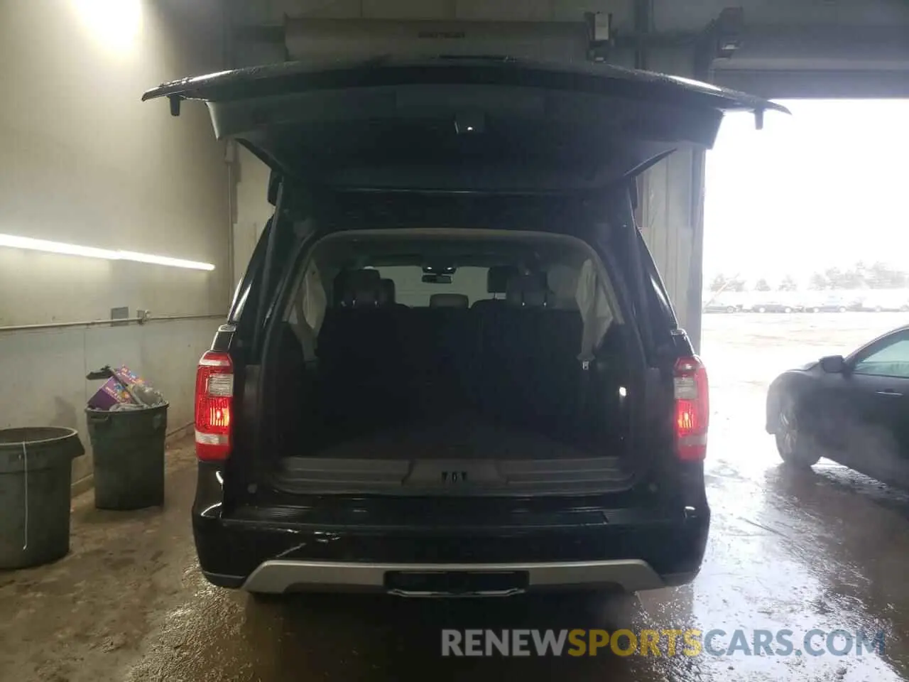 6 Photograph of a damaged car 1FMJK1JT1MEA19867 FORD EXPEDITION 2021