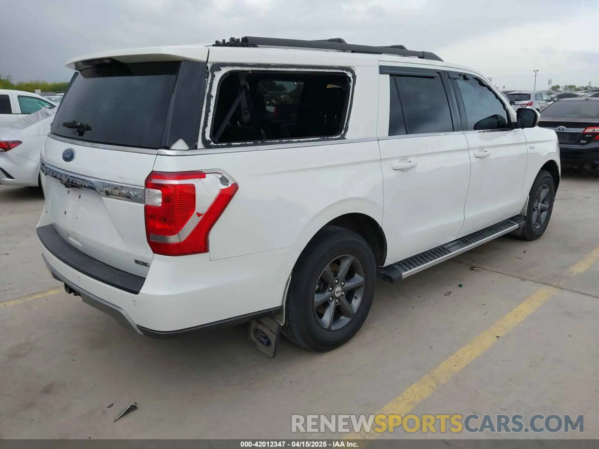 4 Photograph of a damaged car 1FMJK1JT6MEA53786 FORD EXPEDITION 2021