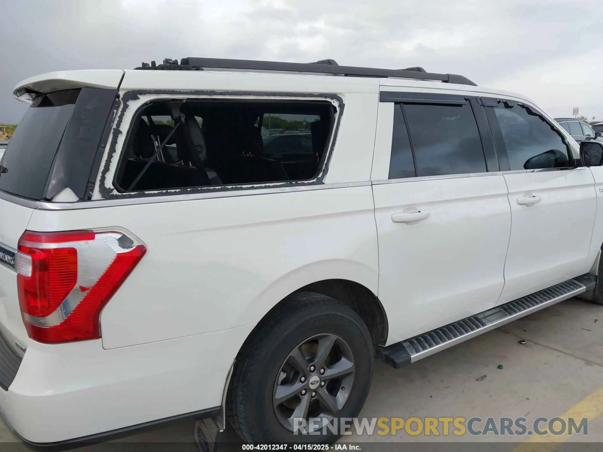 6 Photograph of a damaged car 1FMJK1JT6MEA53786 FORD EXPEDITION 2021