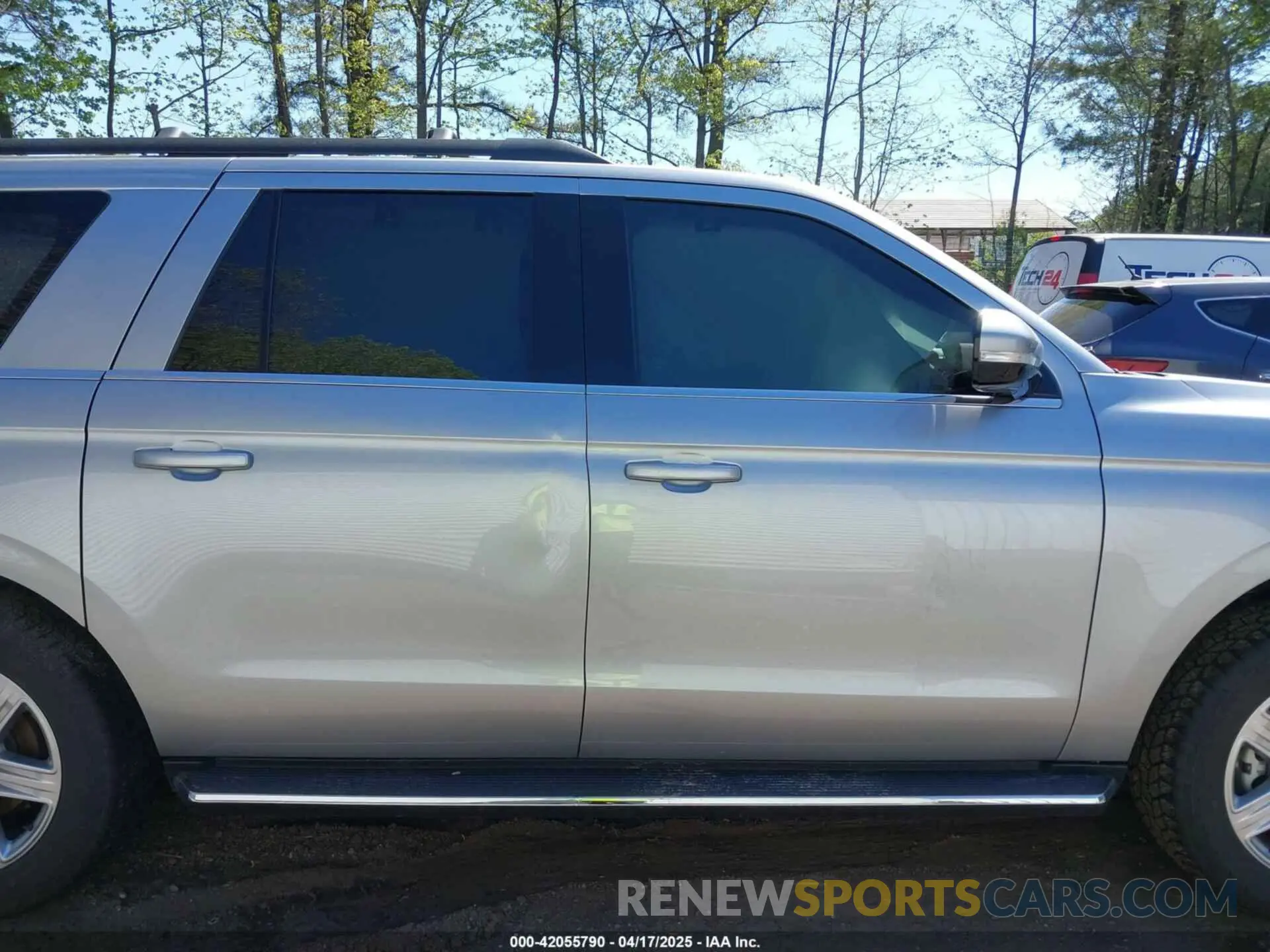 13 Photograph of a damaged car 1FMJK1JTXMEA55007 FORD EXPEDITION 2021