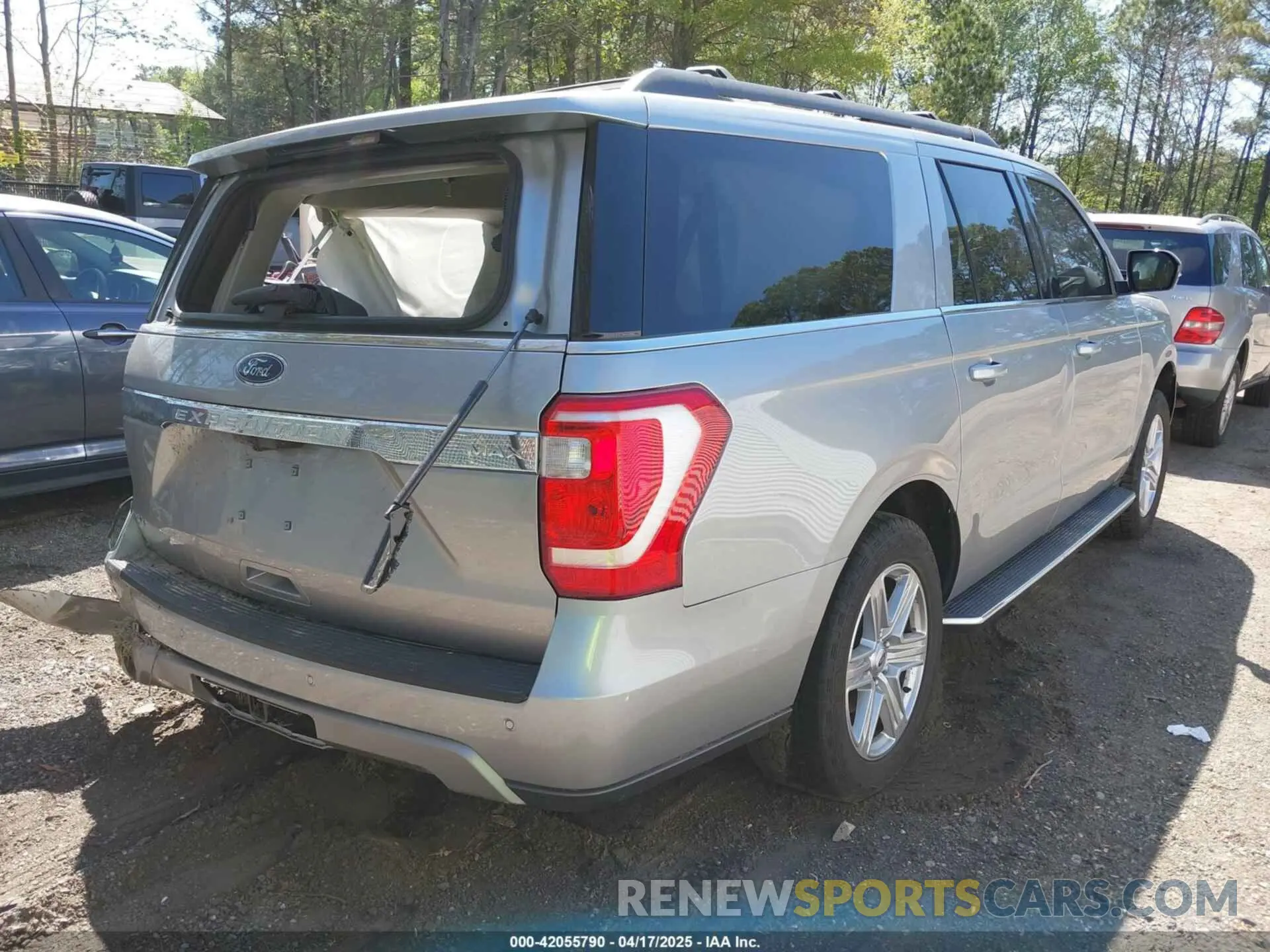 4 Photograph of a damaged car 1FMJK1JTXMEA55007 FORD EXPEDITION 2021