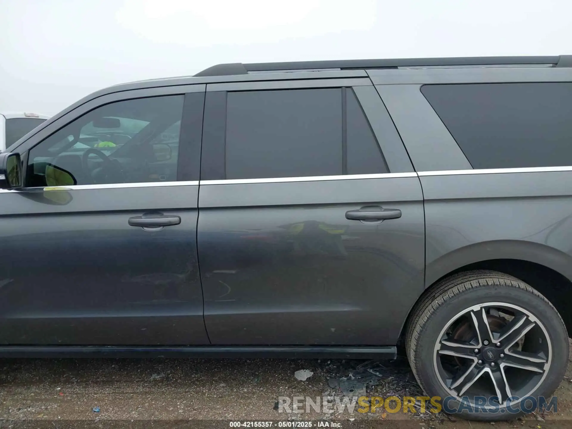 14 Photograph of a damaged car 1FMJK1KTXMEA33099 FORD EXPEDITION 2021