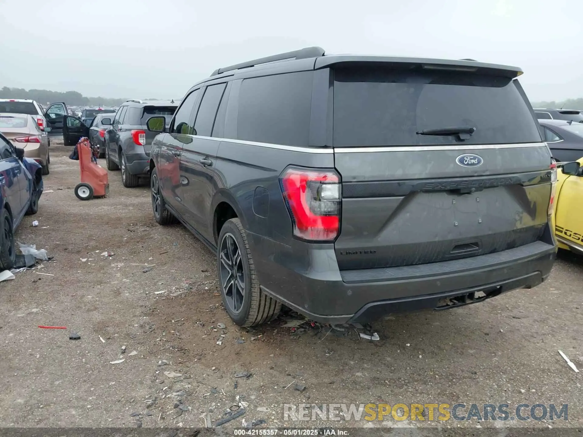 3 Photograph of a damaged car 1FMJK1KTXMEA33099 FORD EXPEDITION 2021
