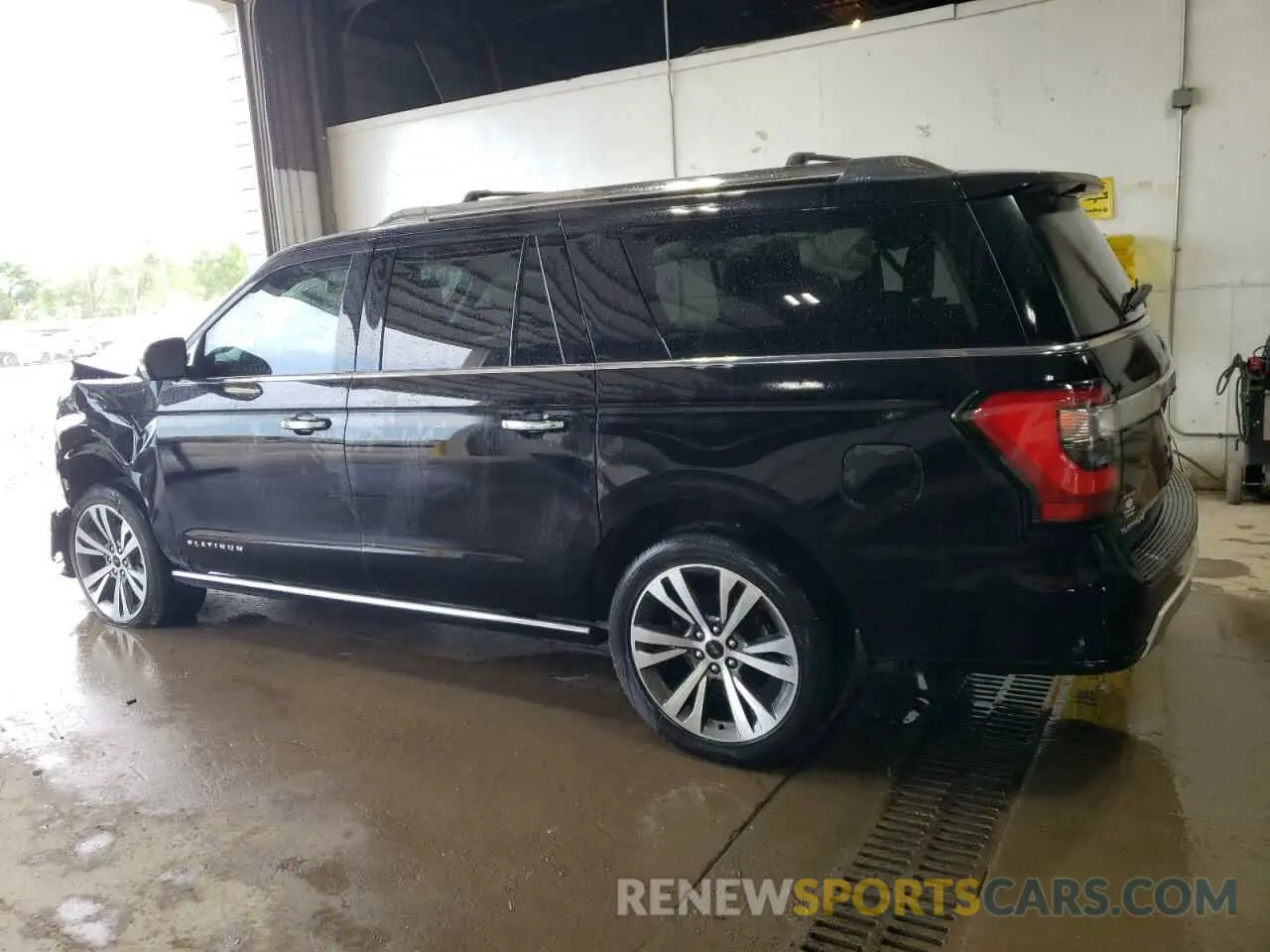 2 Photograph of a damaged car 1FMJK1MT1MEA84830 FORD EXPEDITION 2021