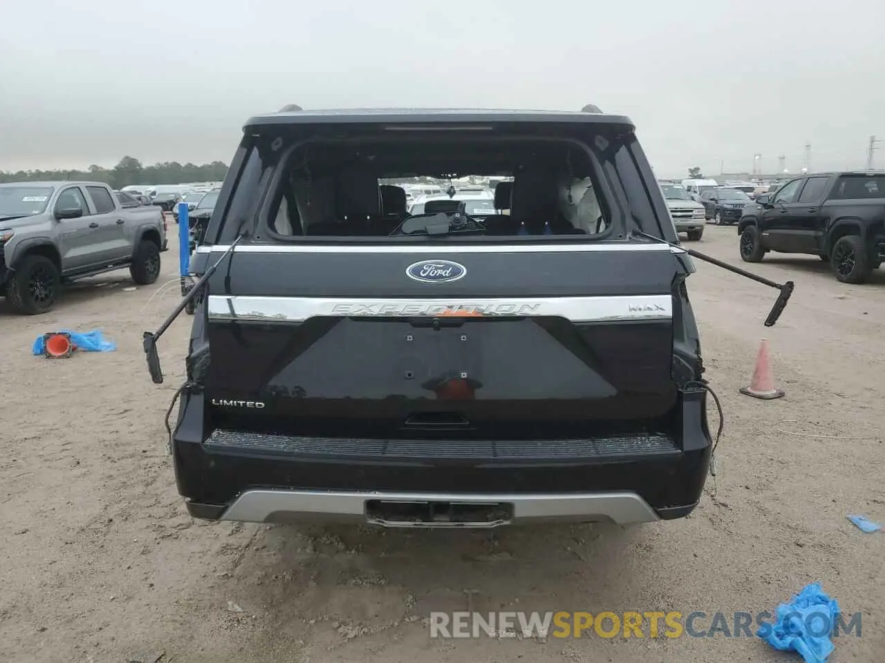 6 Photograph of a damaged car 1FMJK2AT0MEA08686 FORD EXPEDITION 2021